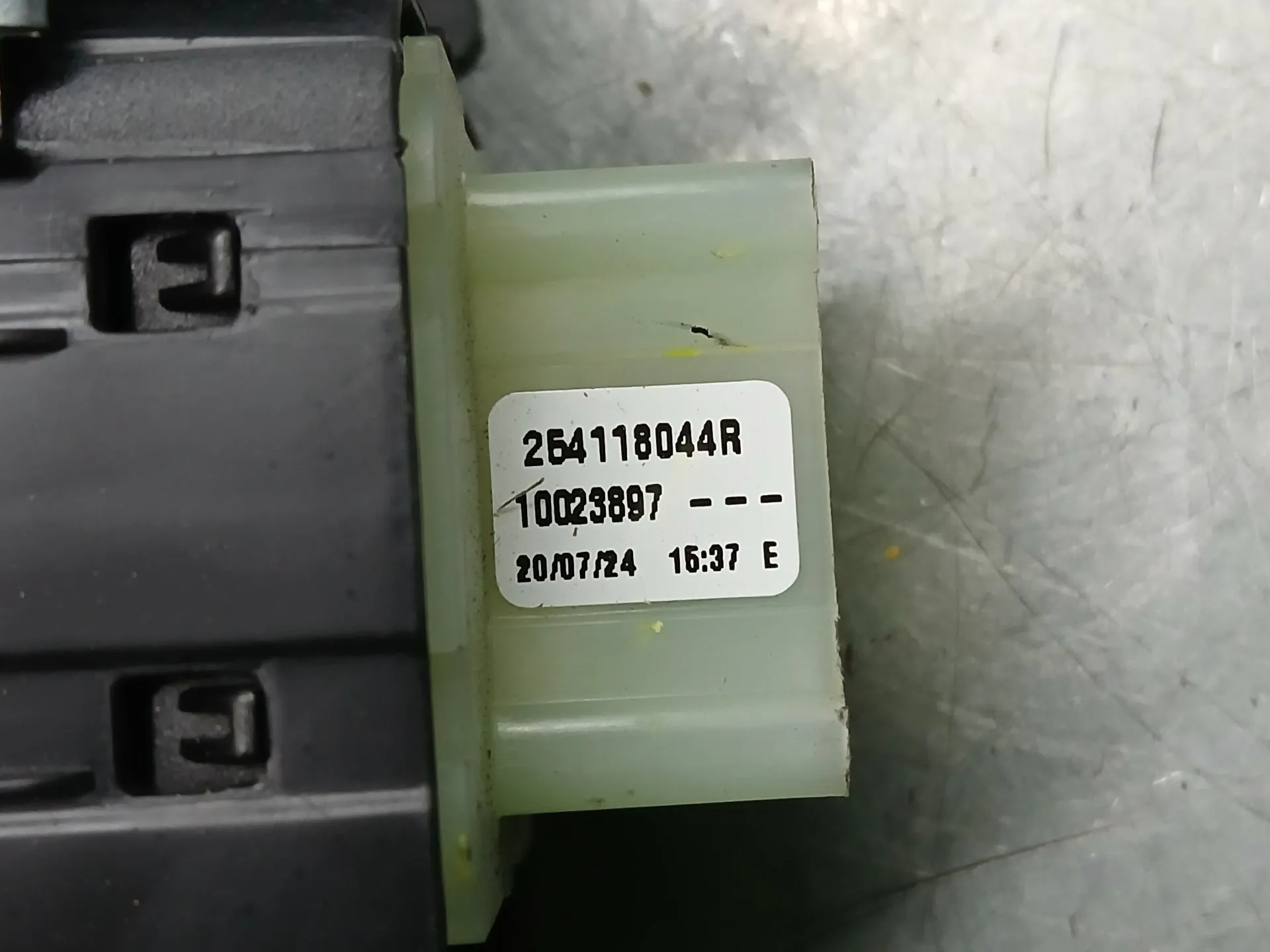 Comando / botão / interruptor vidros frente esquerdo DACIA Sandero III Imagem-6