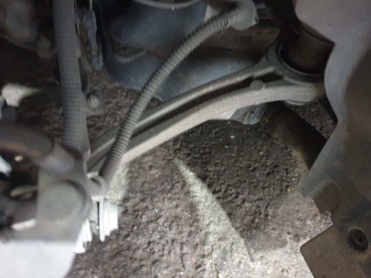 Braço de suspensão trás direito PEUGEOT 3008 II (M_)