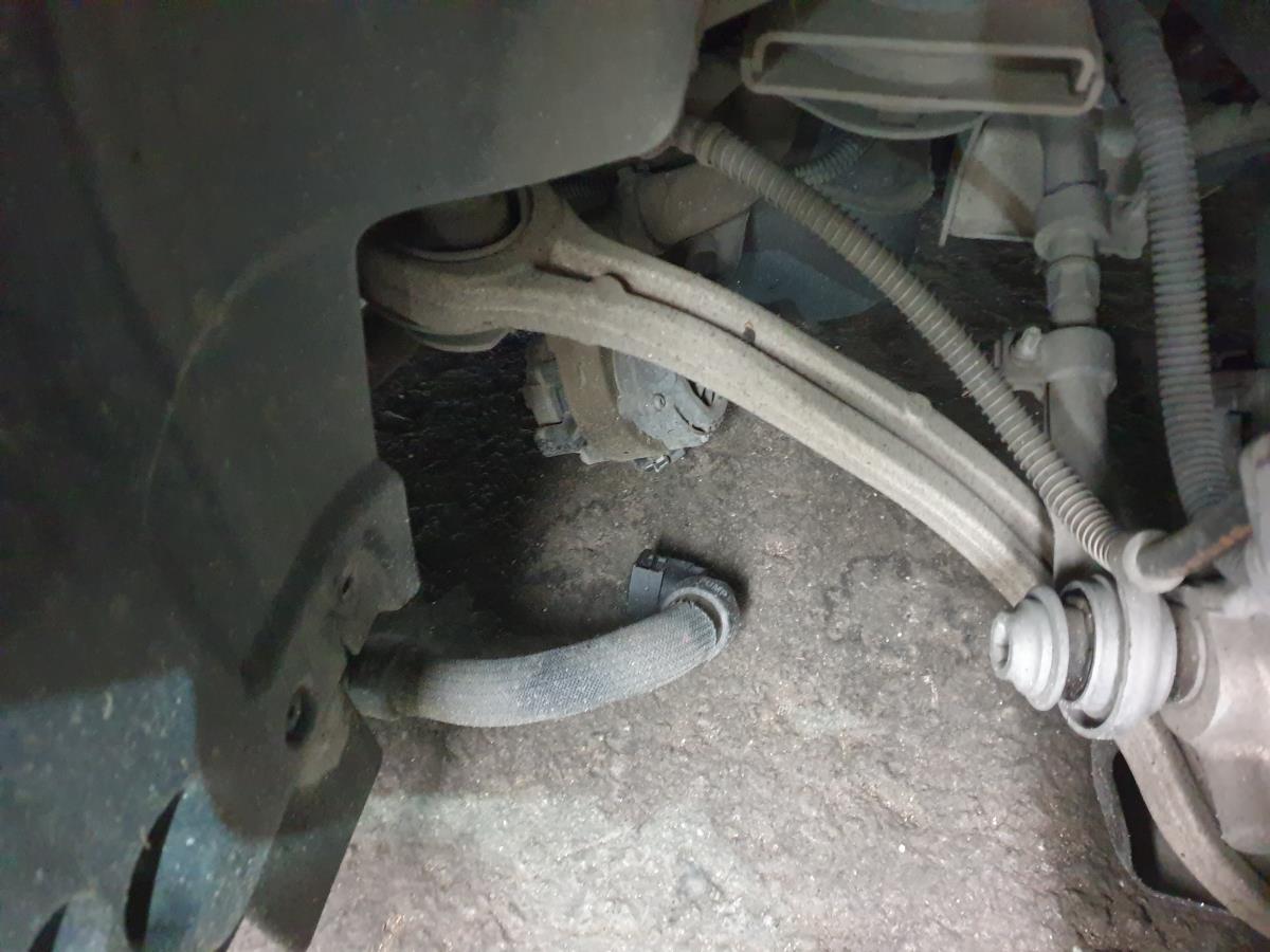 Braço de suspensão trás esquerdo PEUGEOT 3008 II (M_)