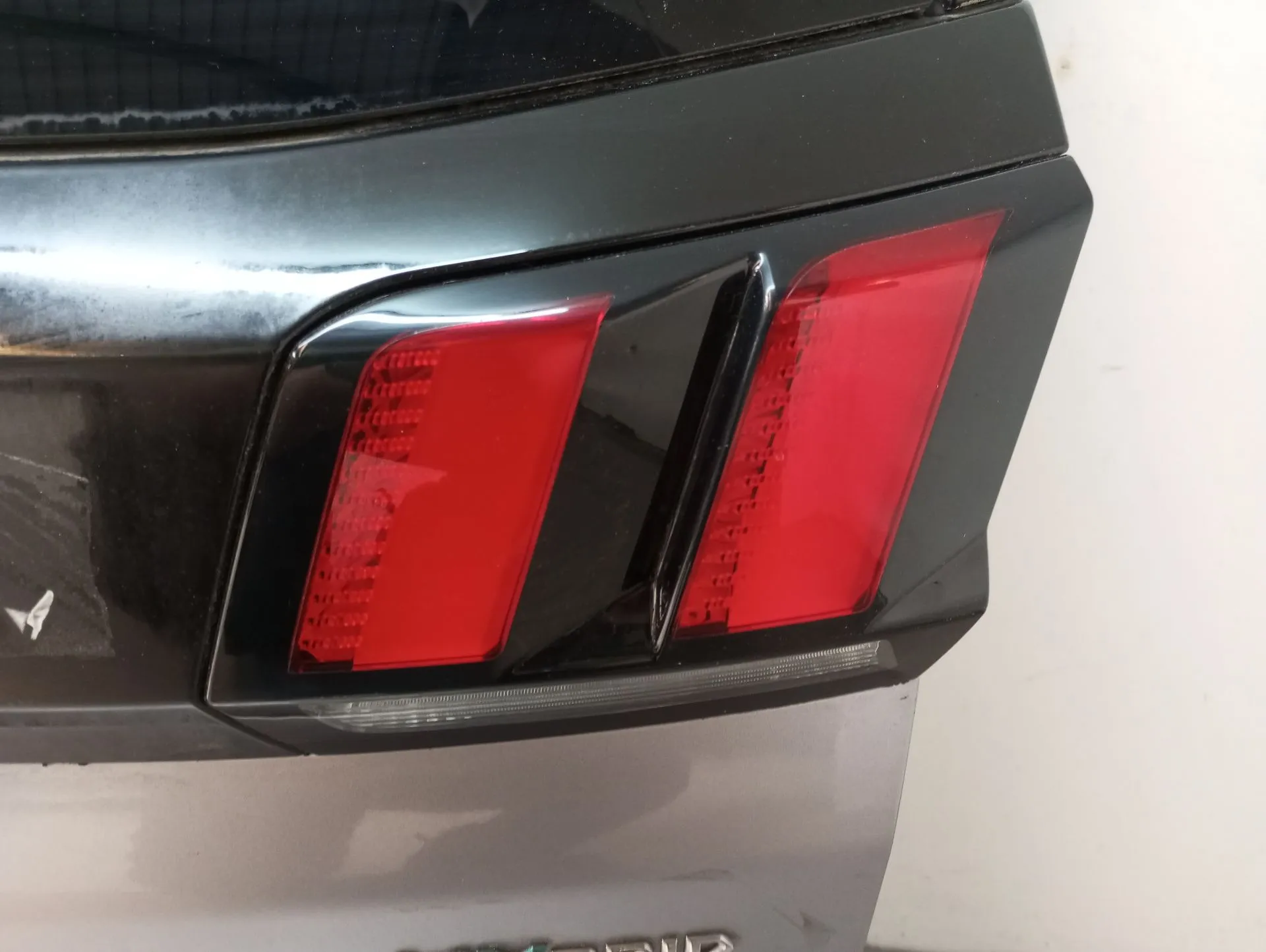Feu de coffre Droite PEUGEOT 3008 II (M_)