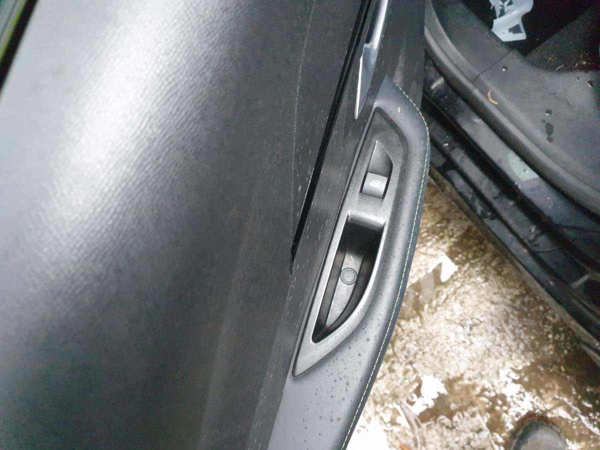 Comando / interruttore alzacristallo posteriore sinistro PEUGEOT 208 II