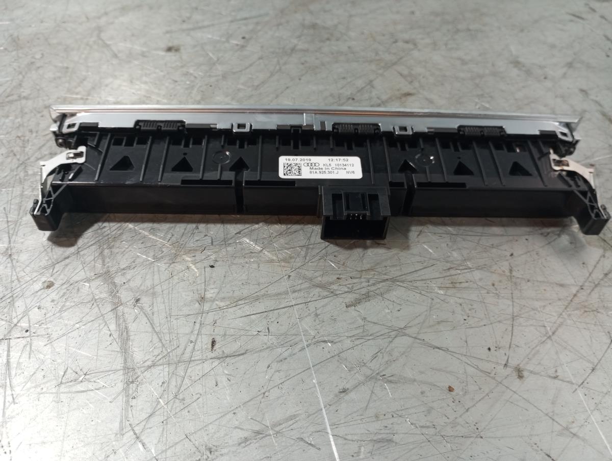 Bouton de Warning/ interrupteur 4 feux de détresse AUDI Q2 (GA) Imagem-4