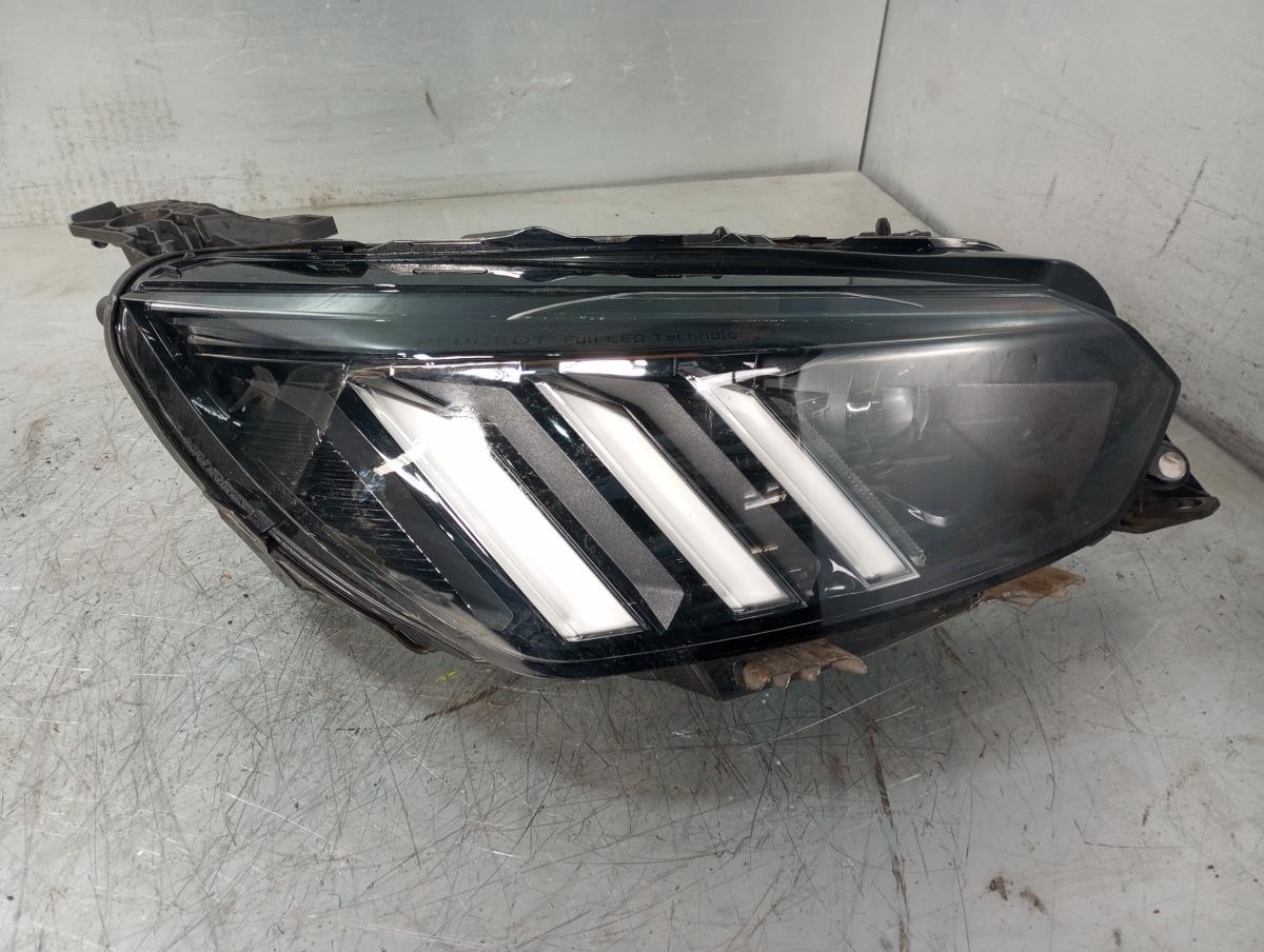 Faro anteriore destro PEUGEOT 208 II