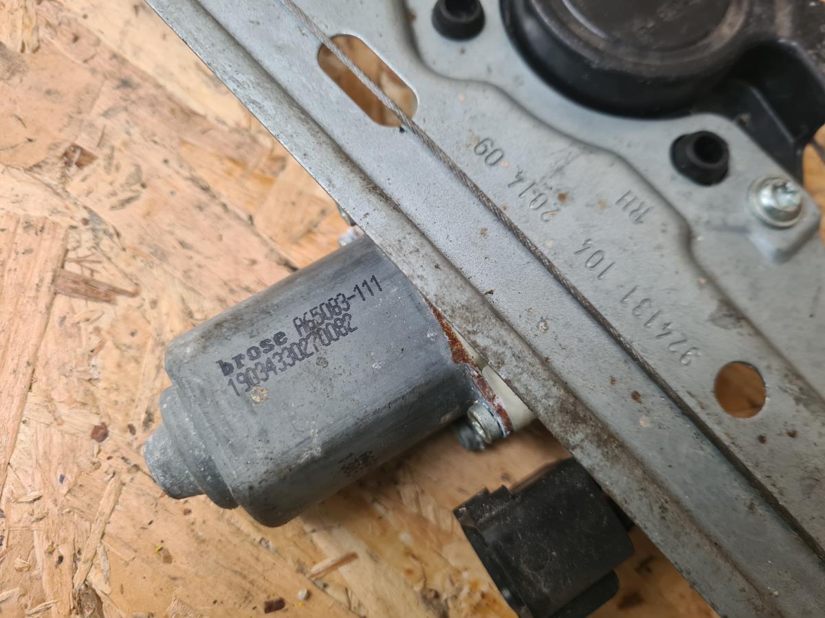 Elevador vidros trás direito FORD Focus III Imagem-4