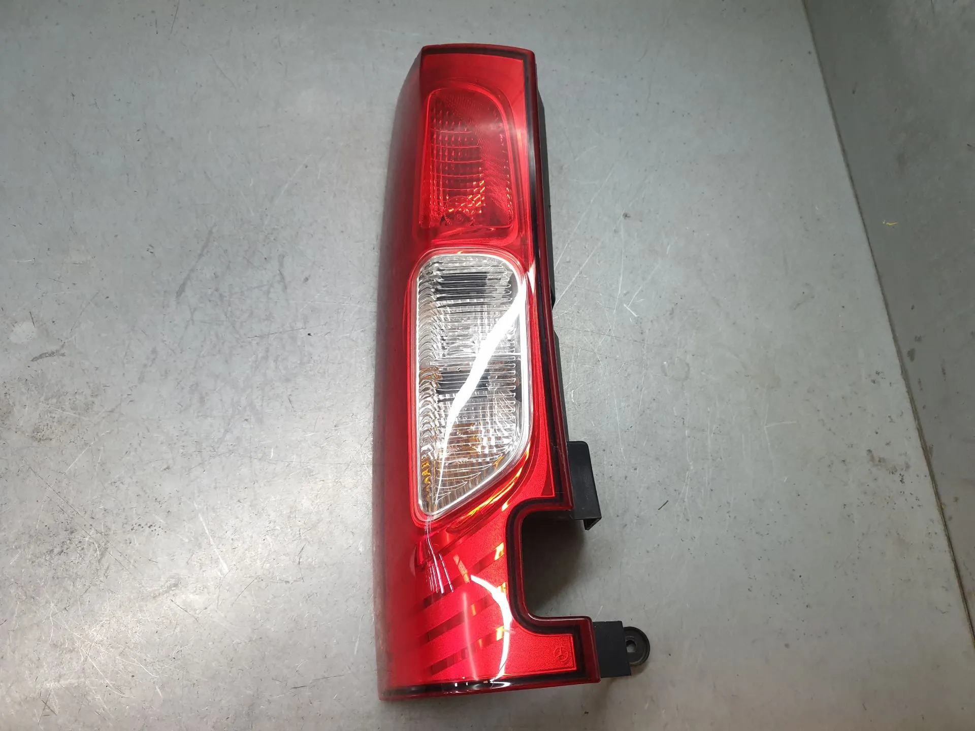 Feu arrière Gauche MERCEDES-BENZ Citan (415)