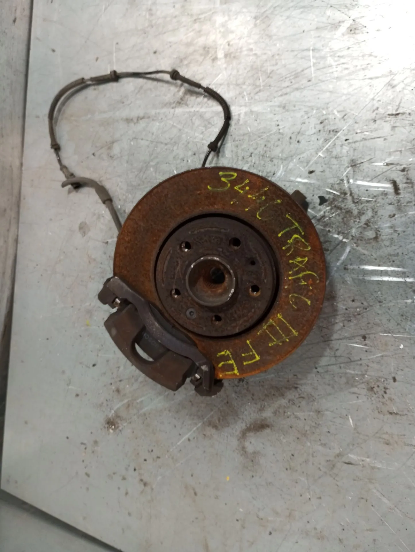 Left front steering knuckle RENAULT Trafic III (FG_)