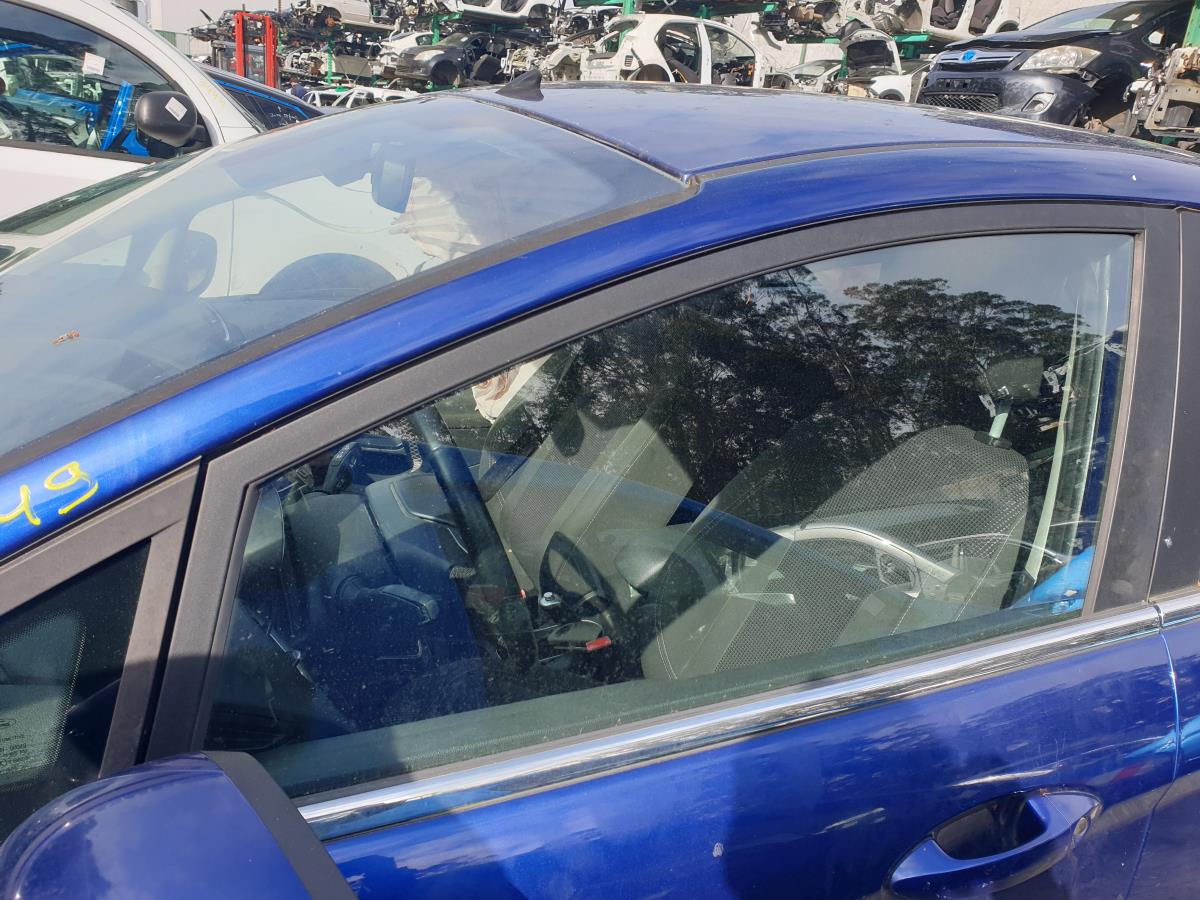 Vidro porta frente esquerda FORD Fiesta VI (CB1, CCN)