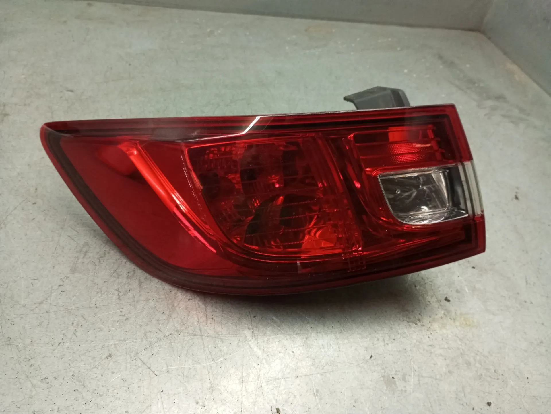 Feu arrière Gauche RENAULT Clio IV (BH_)