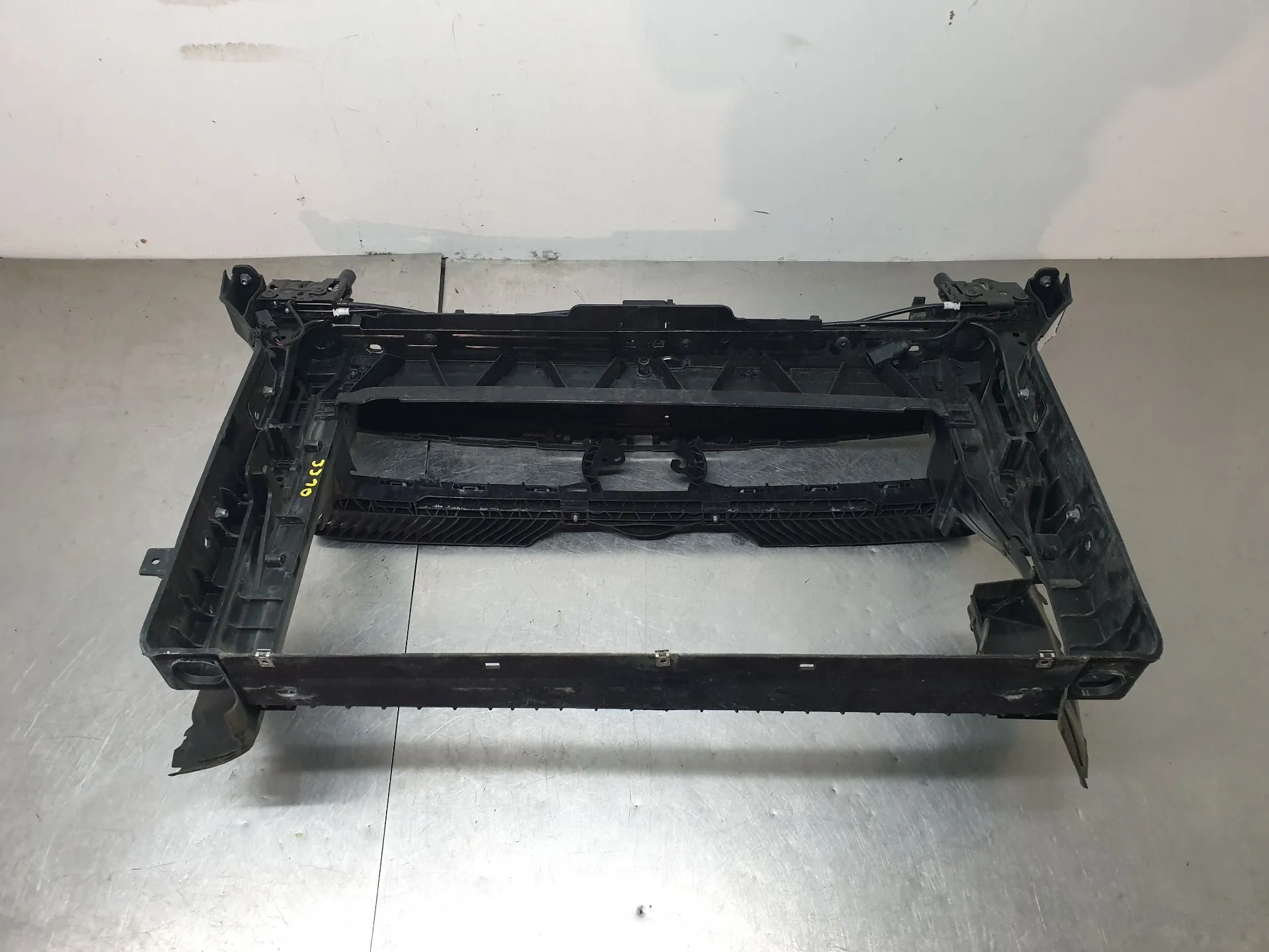 Frontale in fibra o lamiera VOLKSWAGEN Polo (AW1)