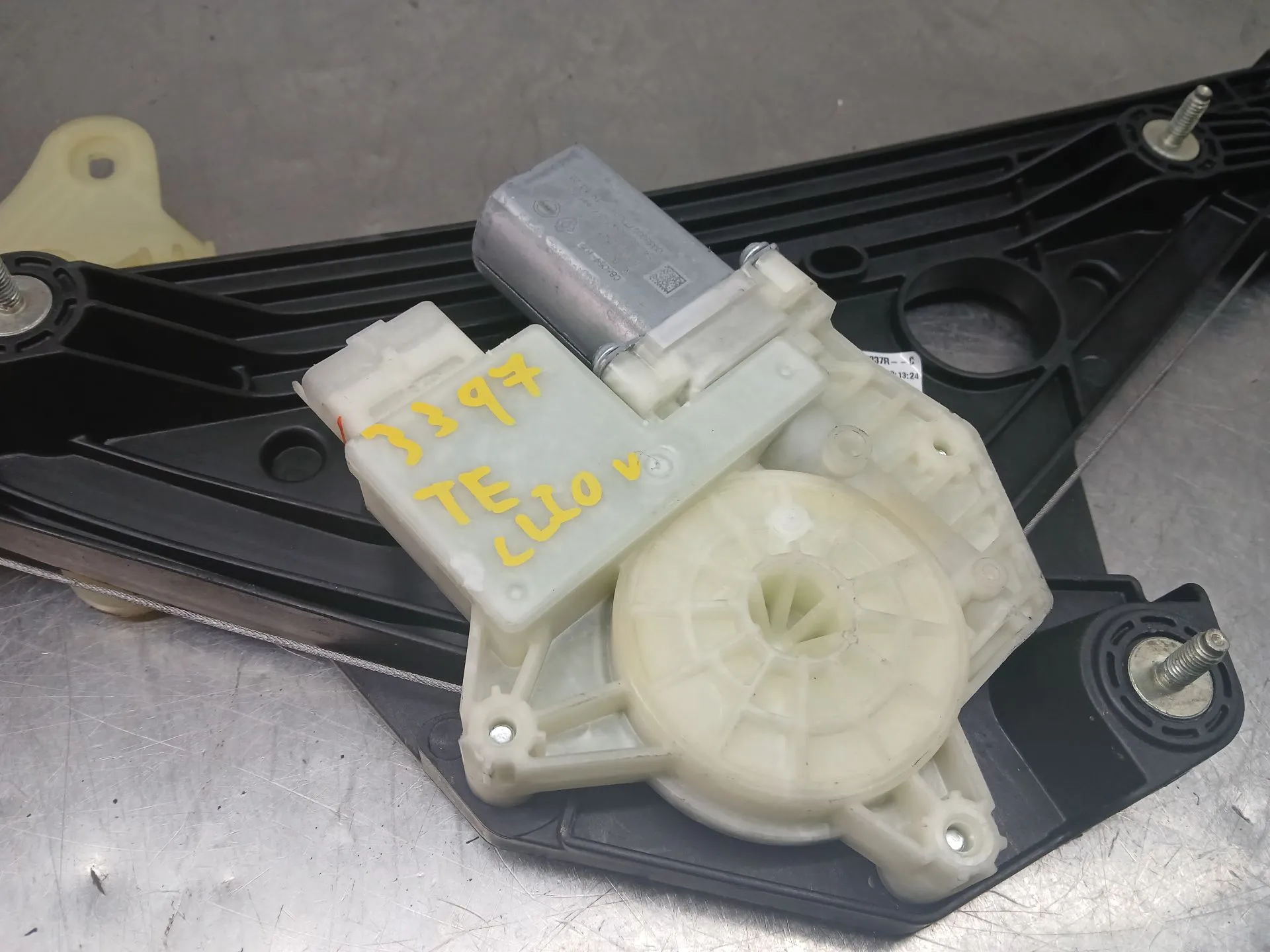 Elevador vidros trás esquerdo RENAULT Clio V (BF_) Imagem-1