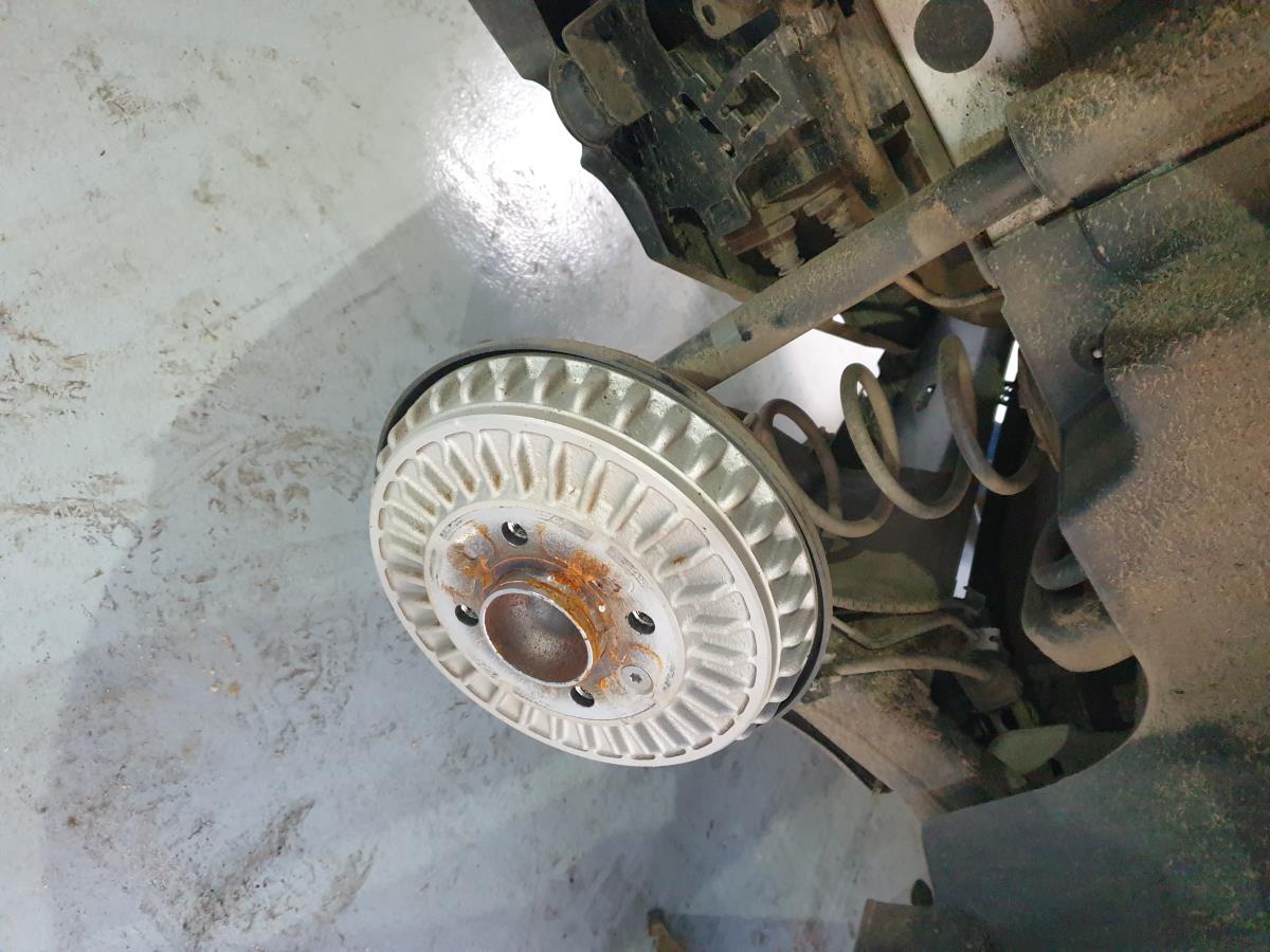 Eixo traseiro tambor RENAULT Clio V (BF_)
