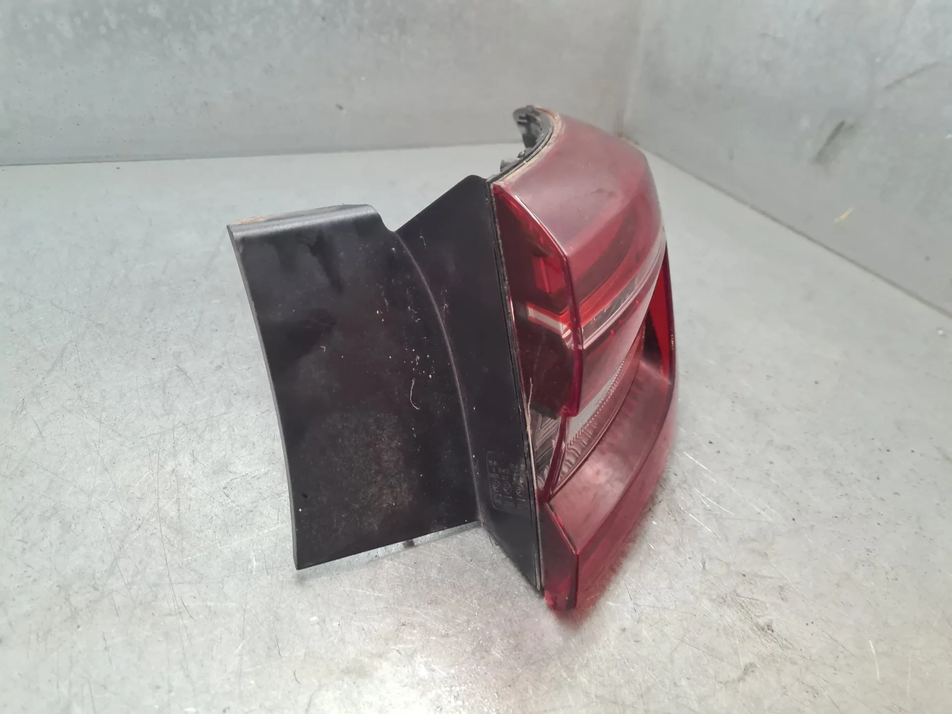 Feu arrière Droite RENAULT Clio V (BF_) Imagem-1