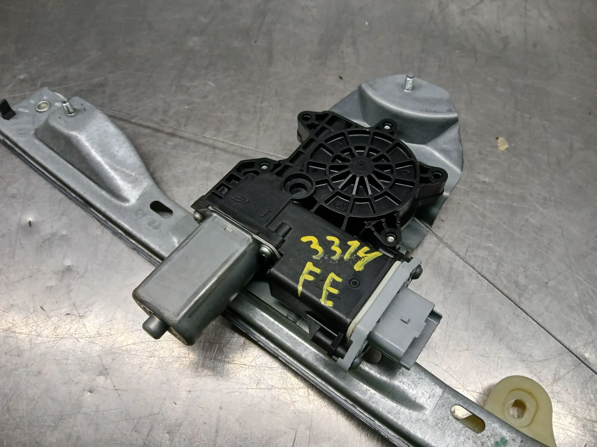 Elevador vidros frente esquerdo RENAULT Twingo III (BCM_) Imagem-1