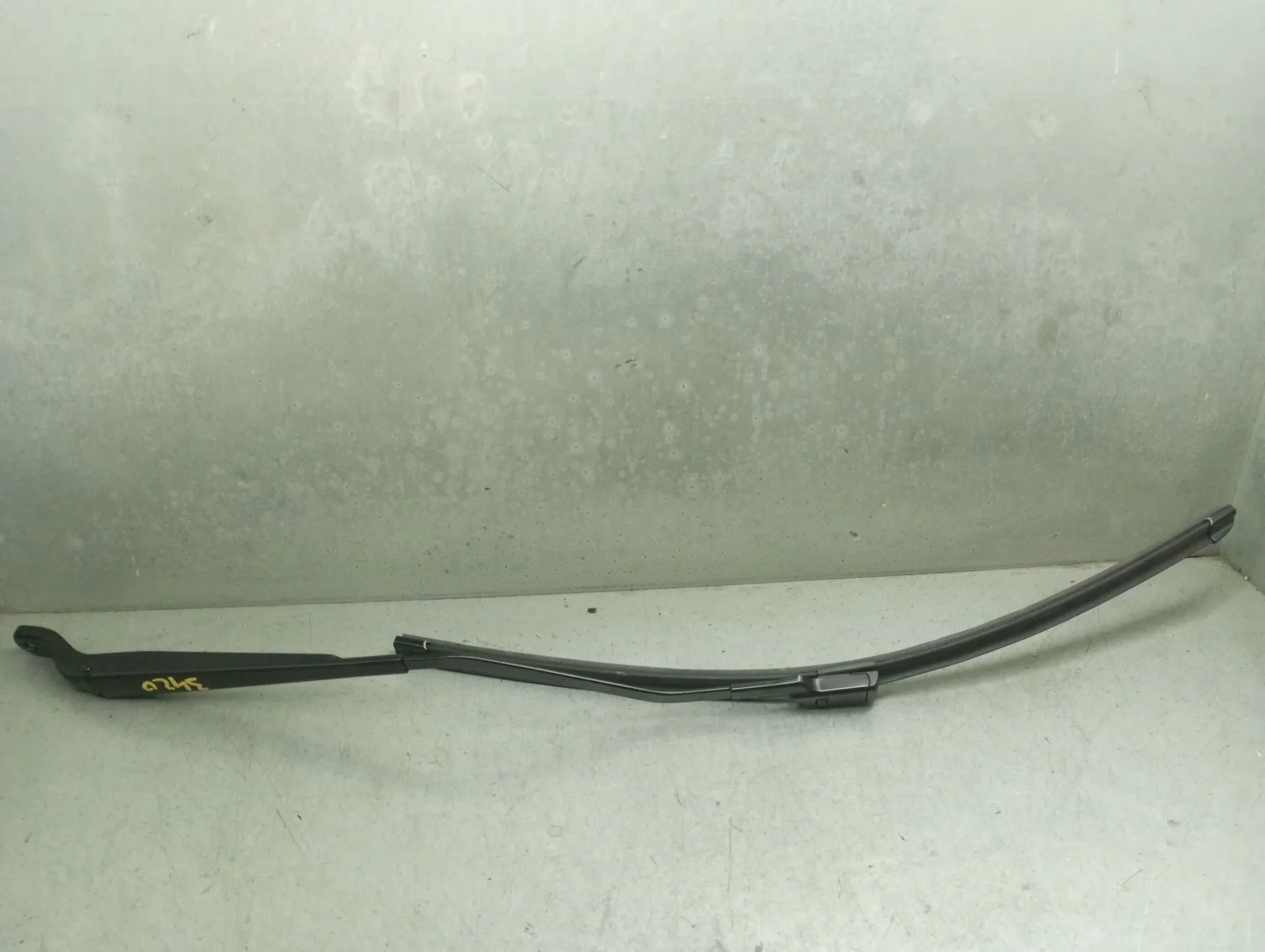 Braccio del tergicristallo anteriore sinistro RENAULT Captur II