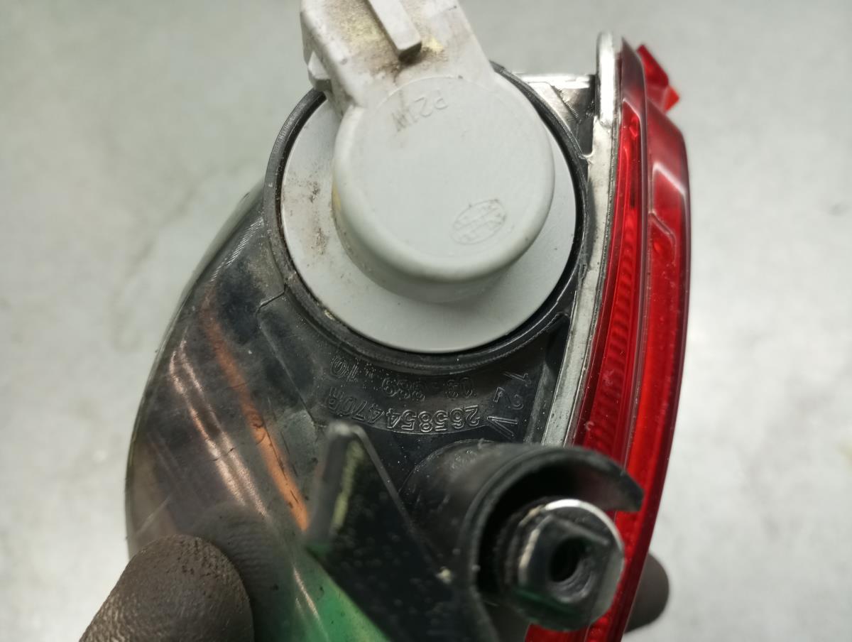 Piloto antiniebla trasero izquierdo DACIA Sandero III Imagem-3