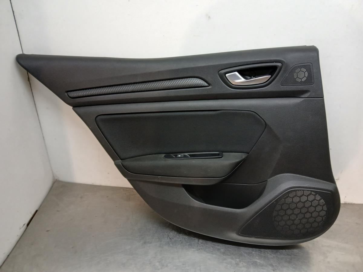 Forra porta / quartela trás esquerda RENAULT Megane IV (B9A/M_)