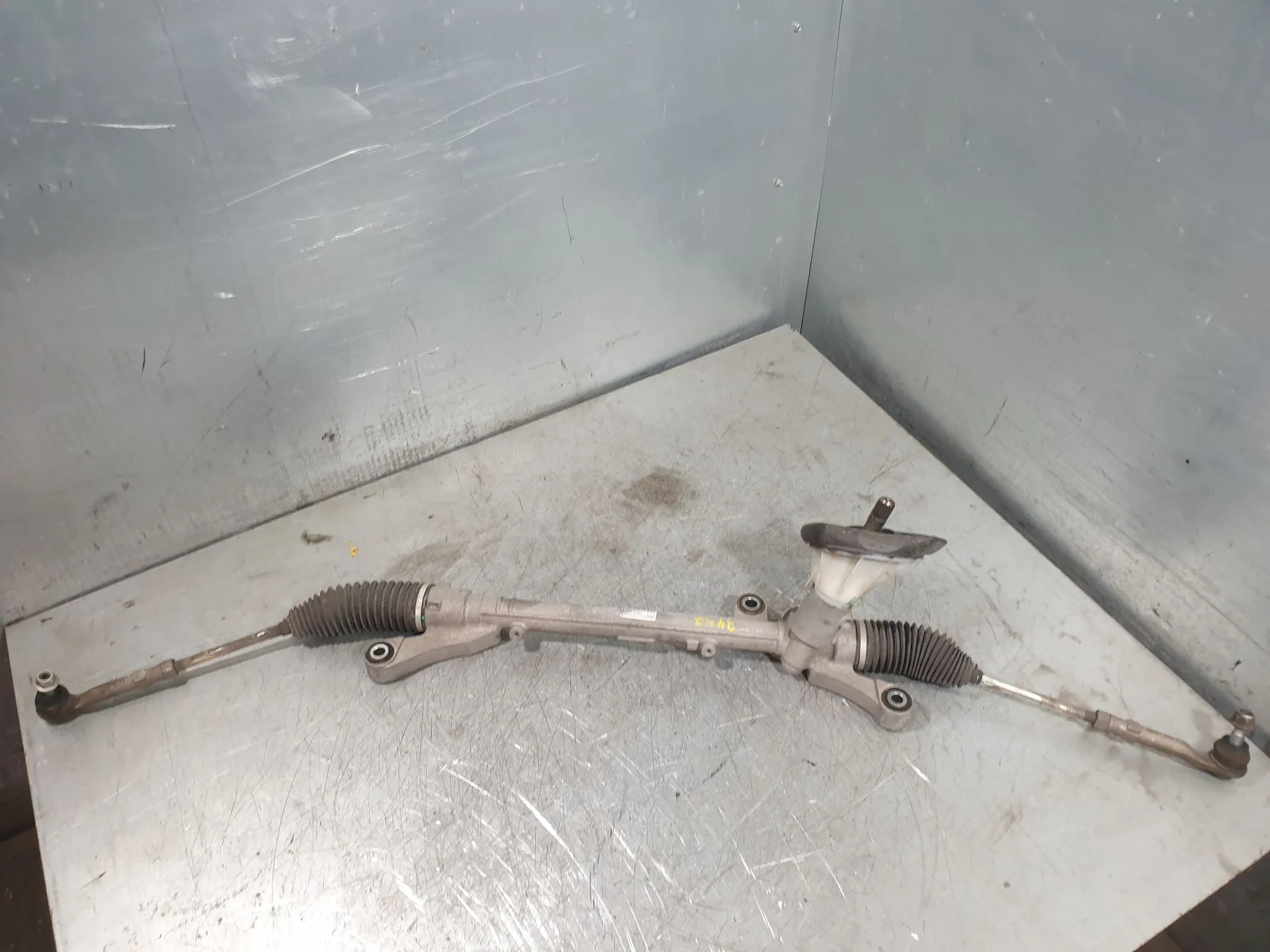 Boîtier de direction FORD Puma (J2K, CF7)