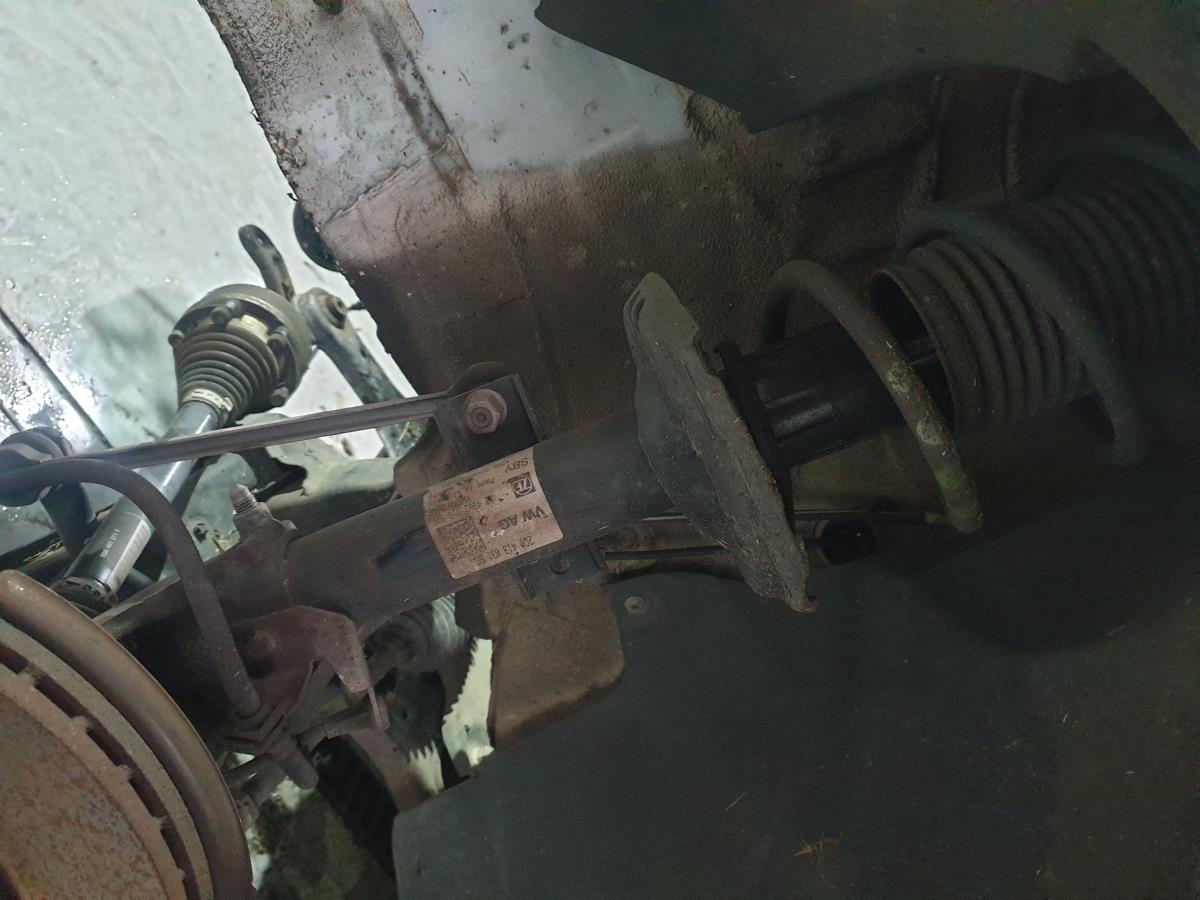 Amortiguador Delantero Izquierdo VOLKSWAGEN Polo (AW1)
