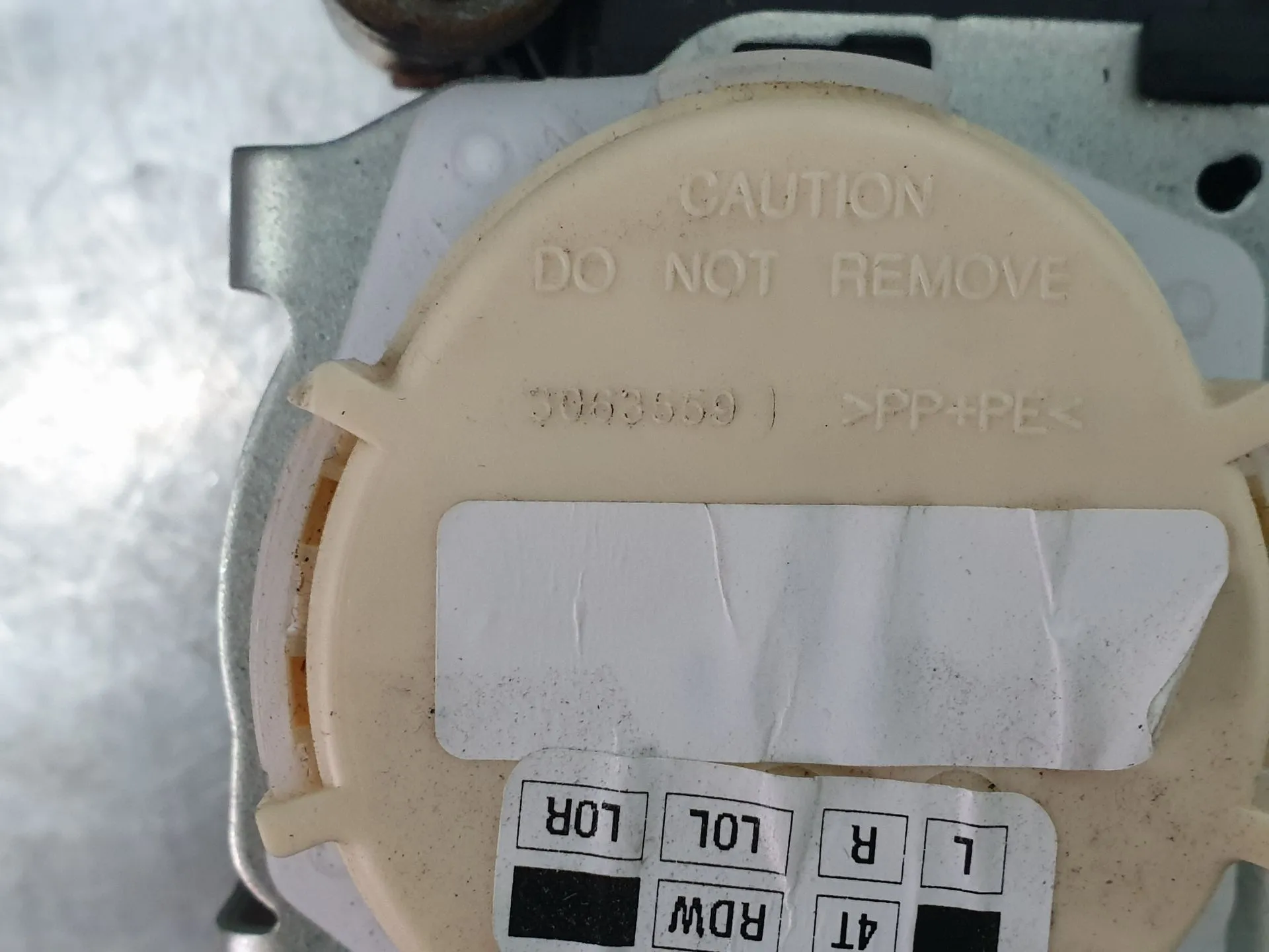 Pré-tensor cinto trás direito VOLKSWAGEN Polo (AW1) Imagem-1