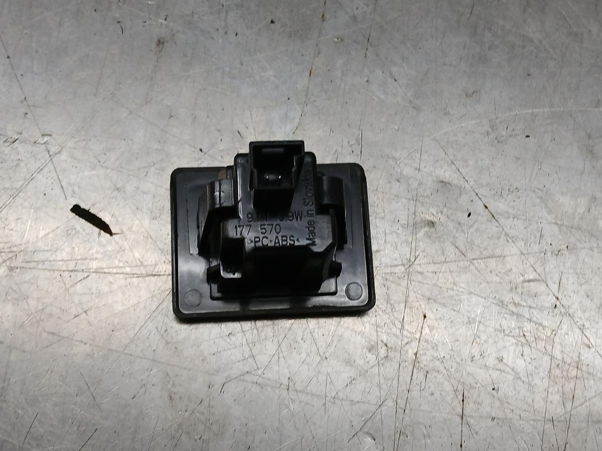 Feu de plaque MERCEDES-BENZ Classe B (W247) Imagem-1