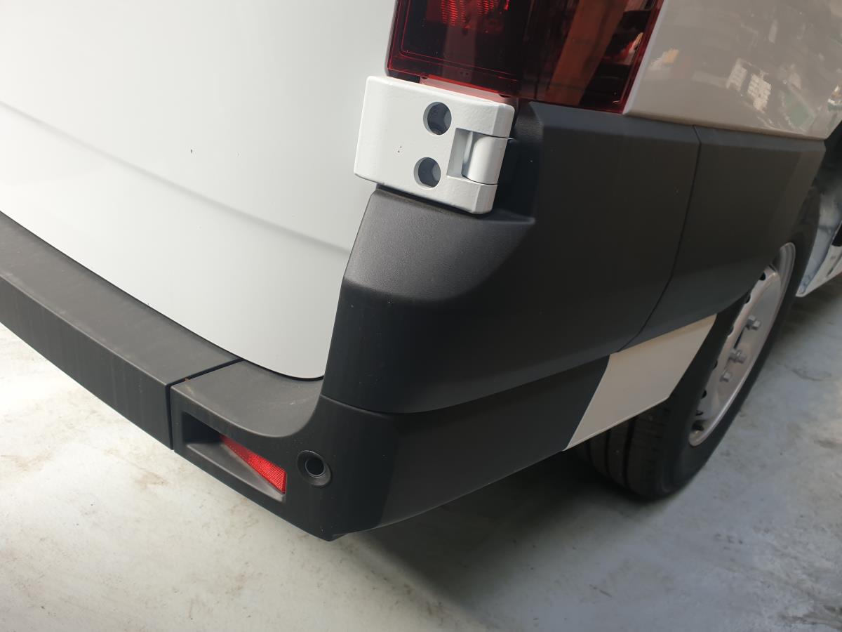 Right Rear bumper corner  RENAULT Master IV (F8__)