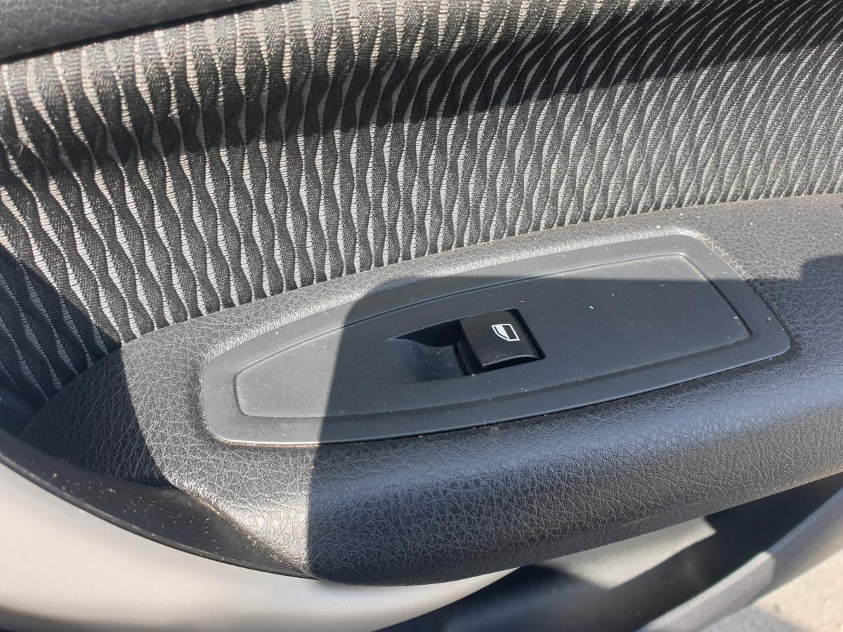 Mando / interruptor elevalunas delantero derecho BMW 1 (F20)