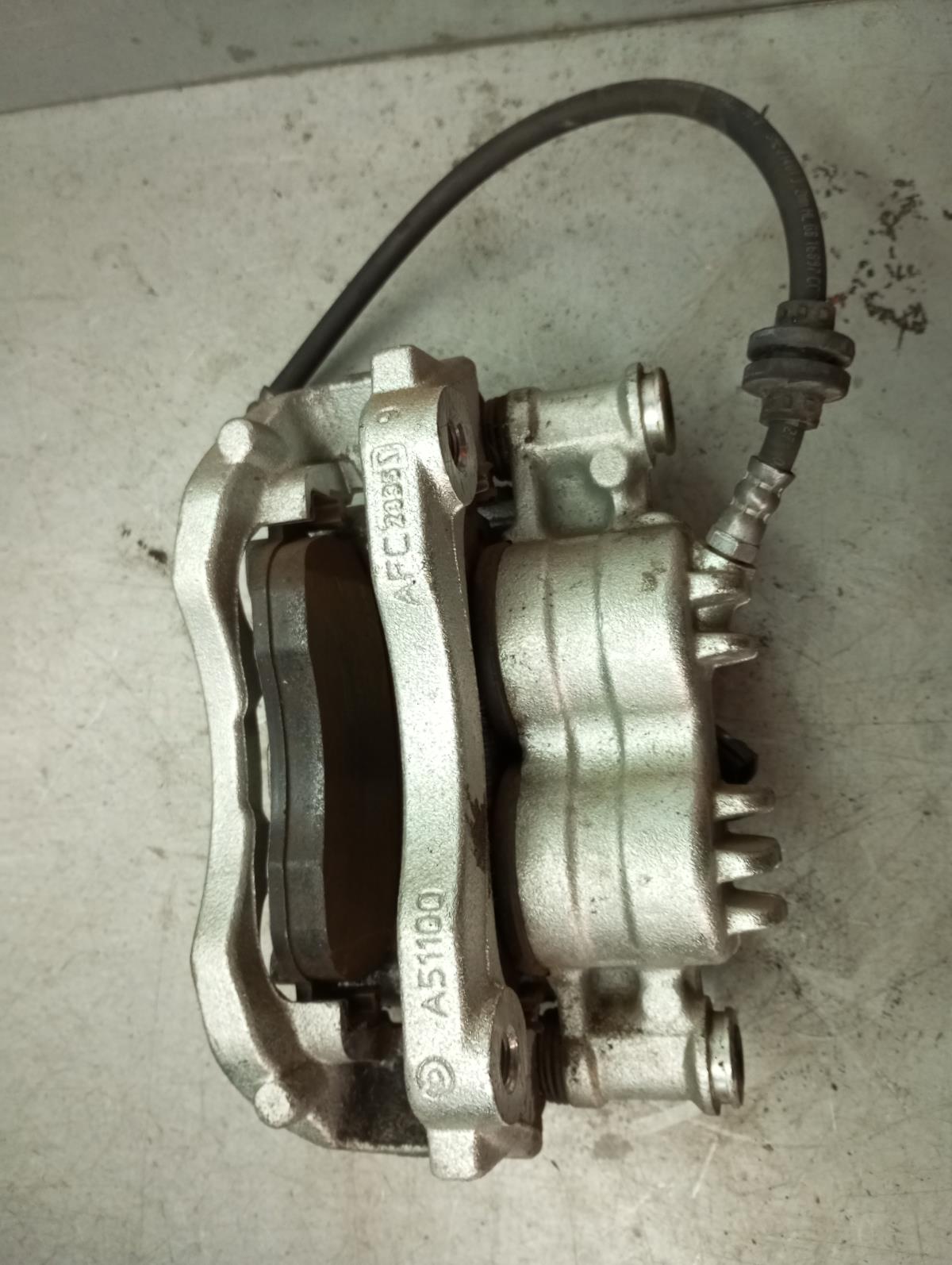 Pinça travão / maxila de travão frente esquerda RENAULT Master III (FV) Imagem-1