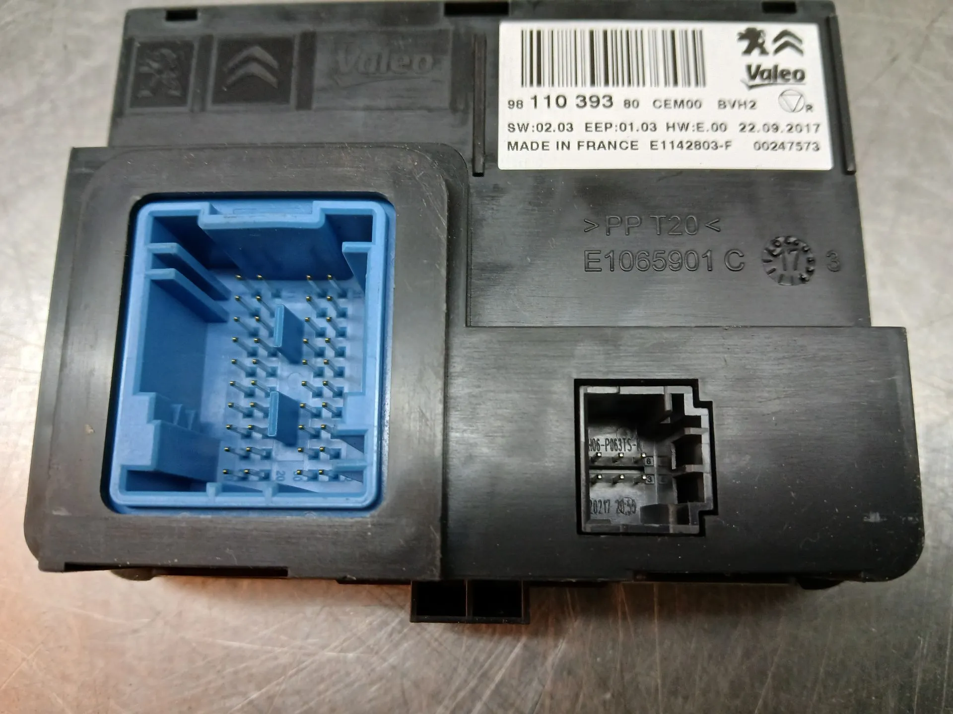 Modulo / Centralina comfort PEUGEOT 308 II Imagem-2