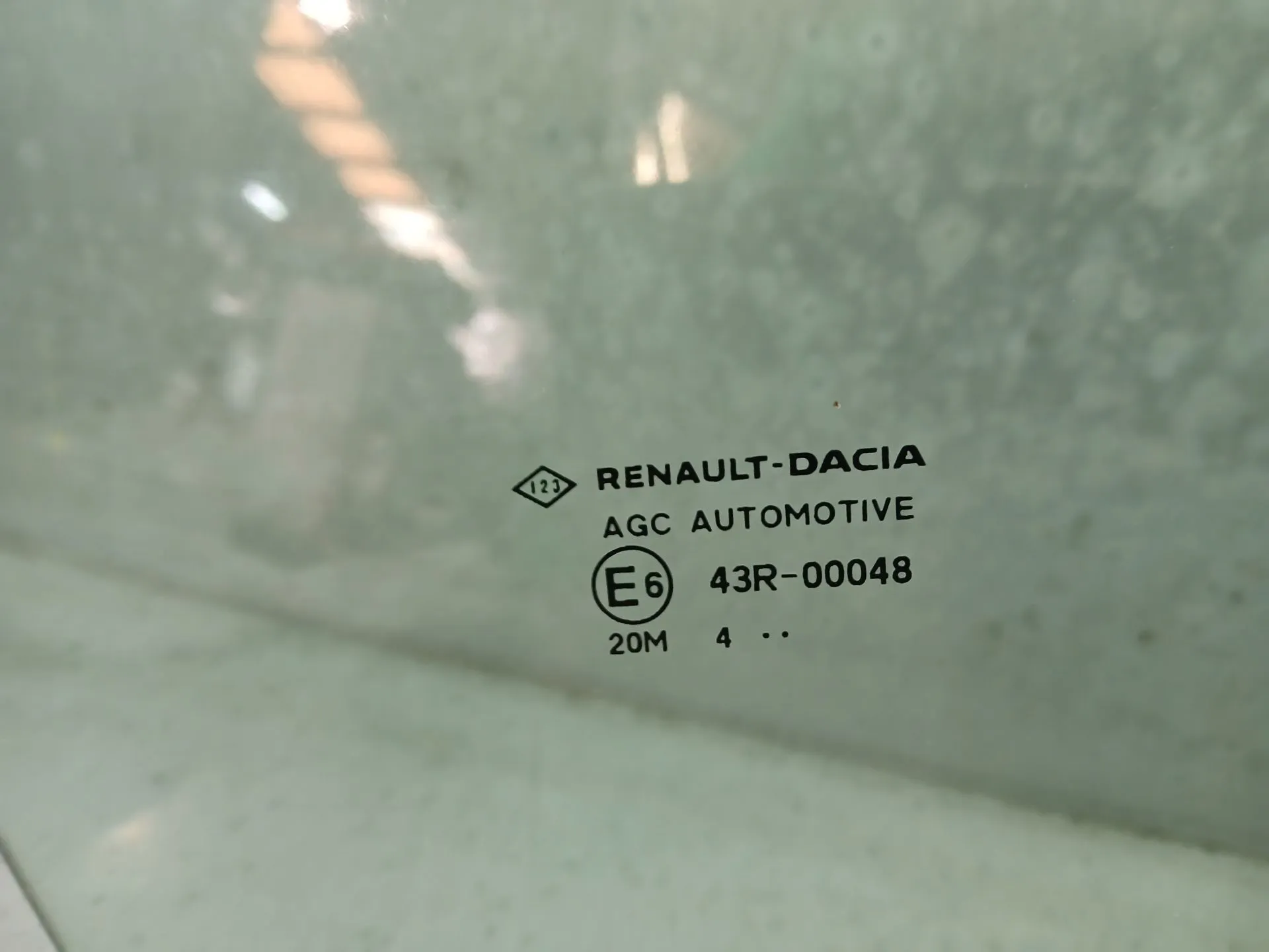 Vetro porta anteriore destra DACIA Sandero III Imagem-1