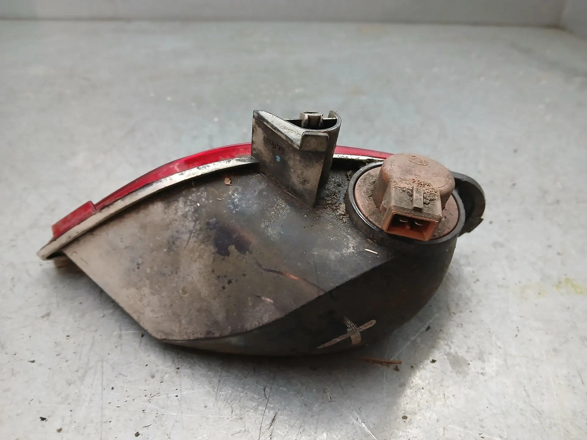 Right rear fog light RENAULT Megane IV (B9A/M_) Imagem-1