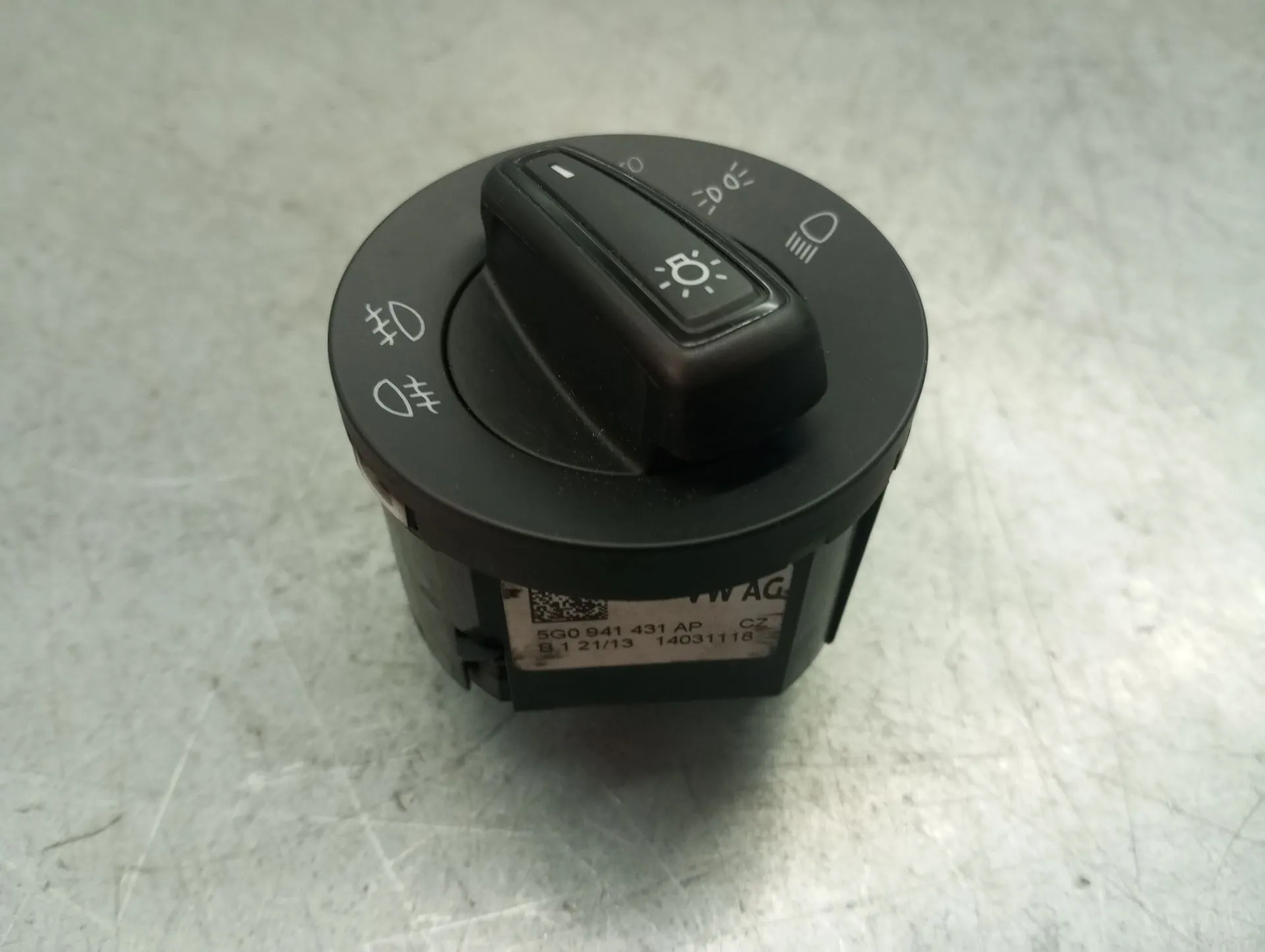 Light switch VOLKSWAGEN Golf VII (5G1, BQ1, BE1, BE2)
