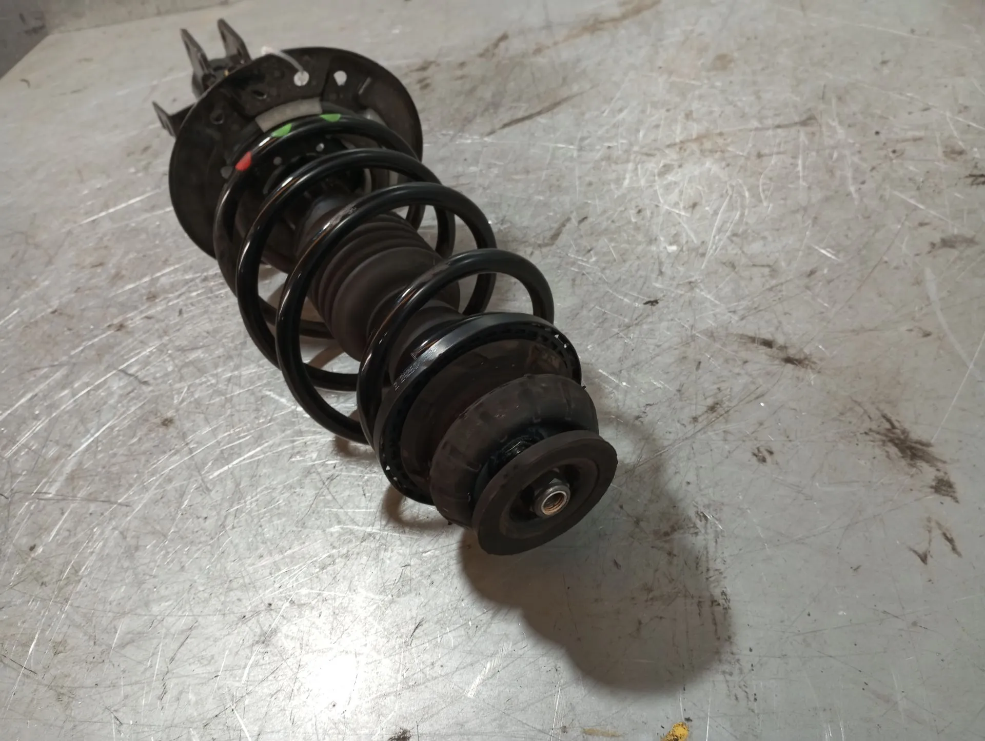 Left Front Shock Absorber DACIA Sandero III Imagem-1