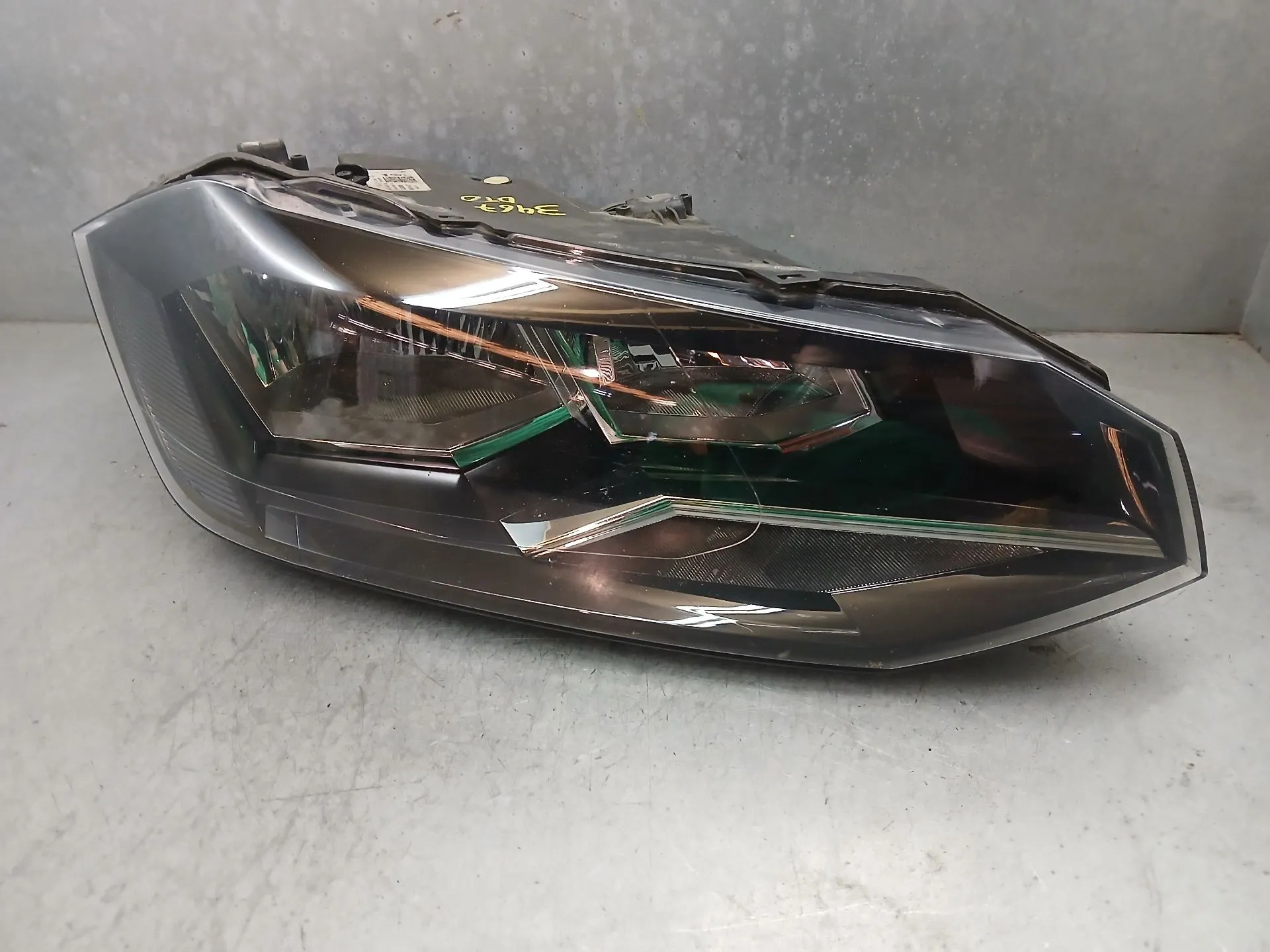 Ótica / farol direita VOLKSWAGEN Polo (AW1)