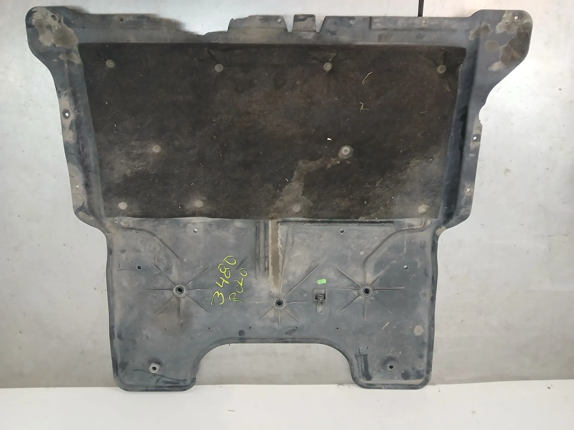Engine underbody shielding VOLKSWAGEN Polo (AW1) Imagem-1