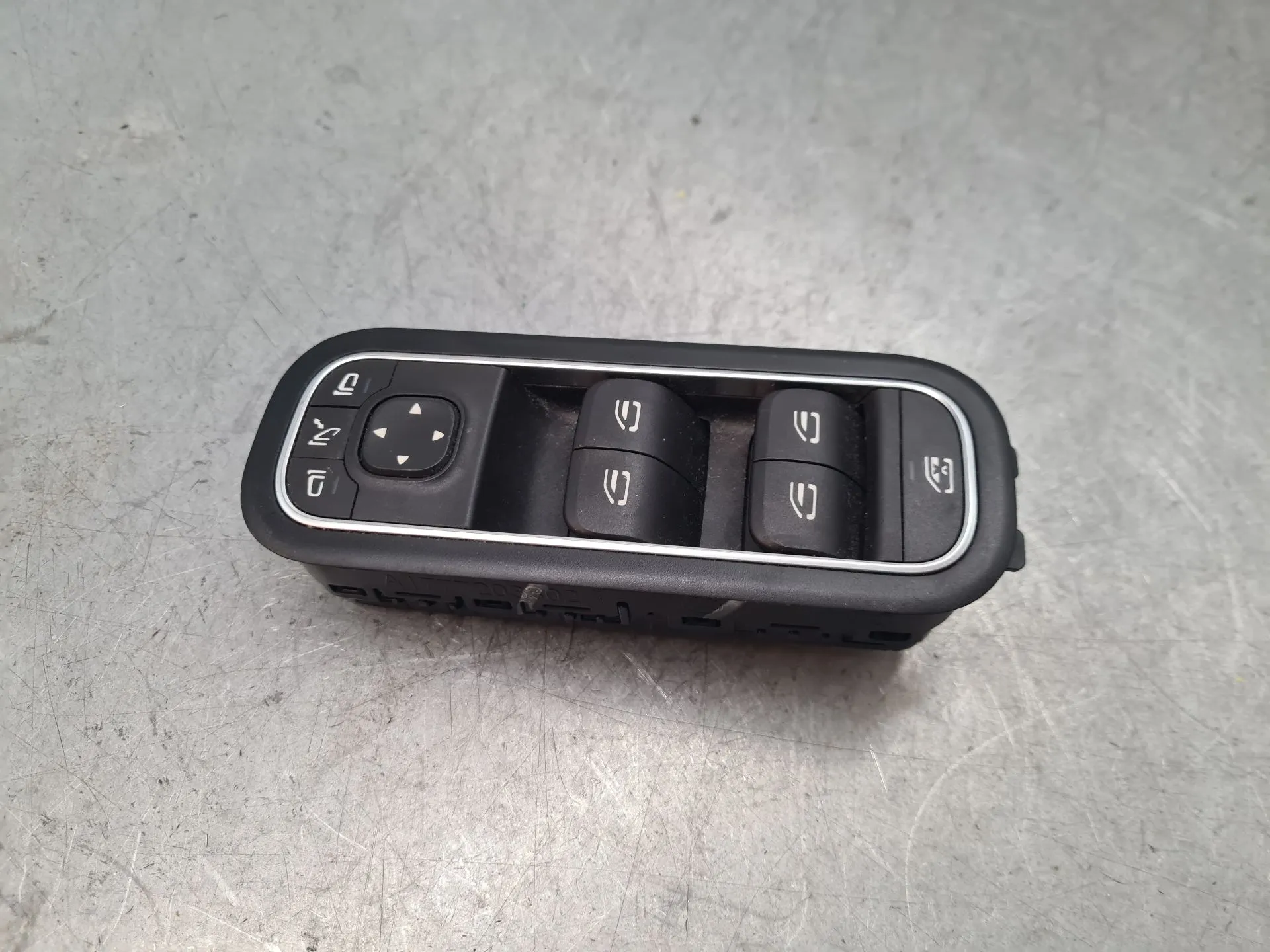 Left Front window control MERCEDES-BENZ Classe A (W177) Imagem-1