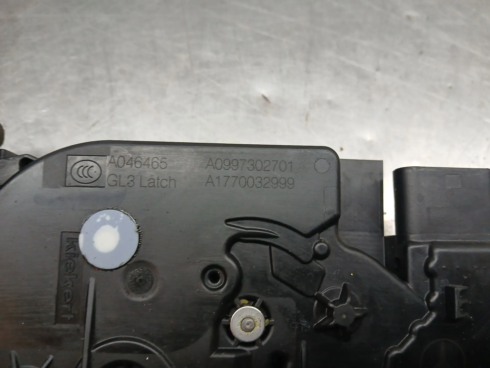 Cerradura / cierre puerta trasera izquierda MERCEDES-BENZ Classe A (W177) Imagem-2