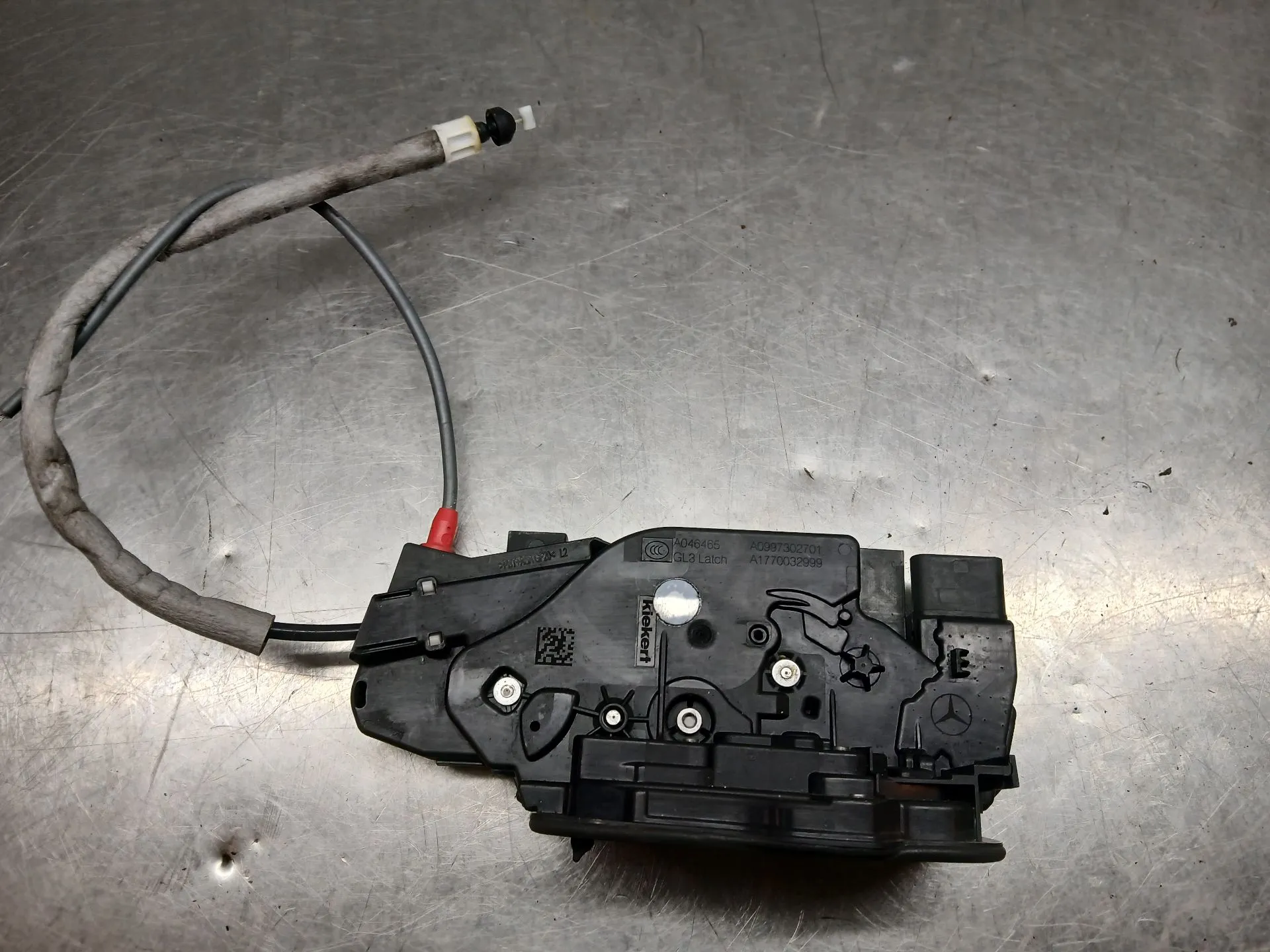 Cerradura / cierre puerta trasera izquierda MERCEDES-BENZ Classe A (W177) Imagem-1