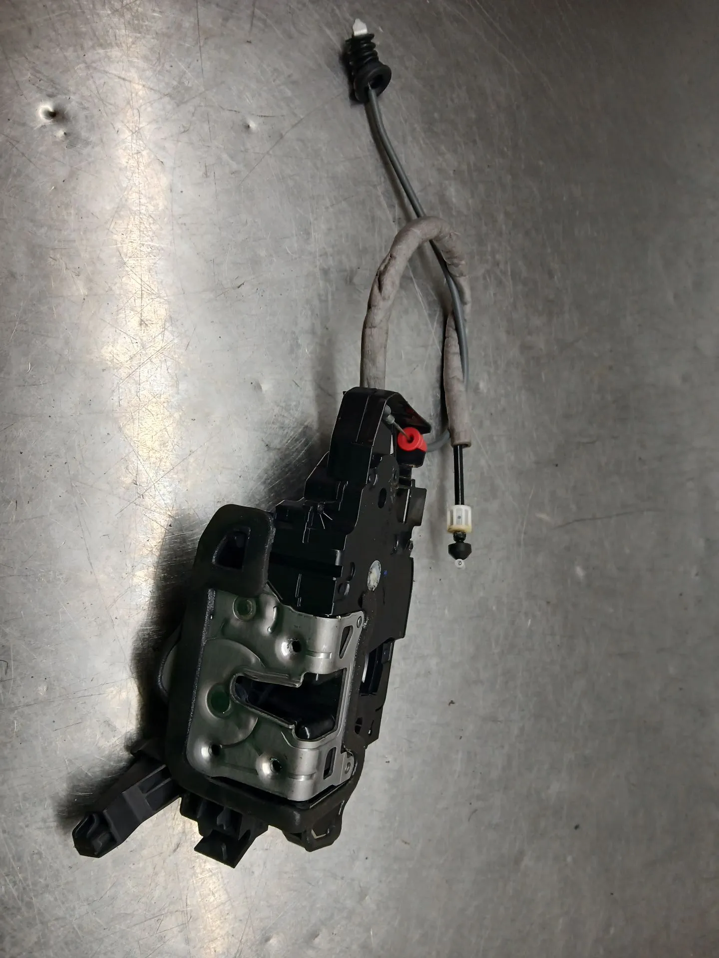 Cerradura / cierre puerta trasera derecha MERCEDES-BENZ Classe A (W177) Imagem-1