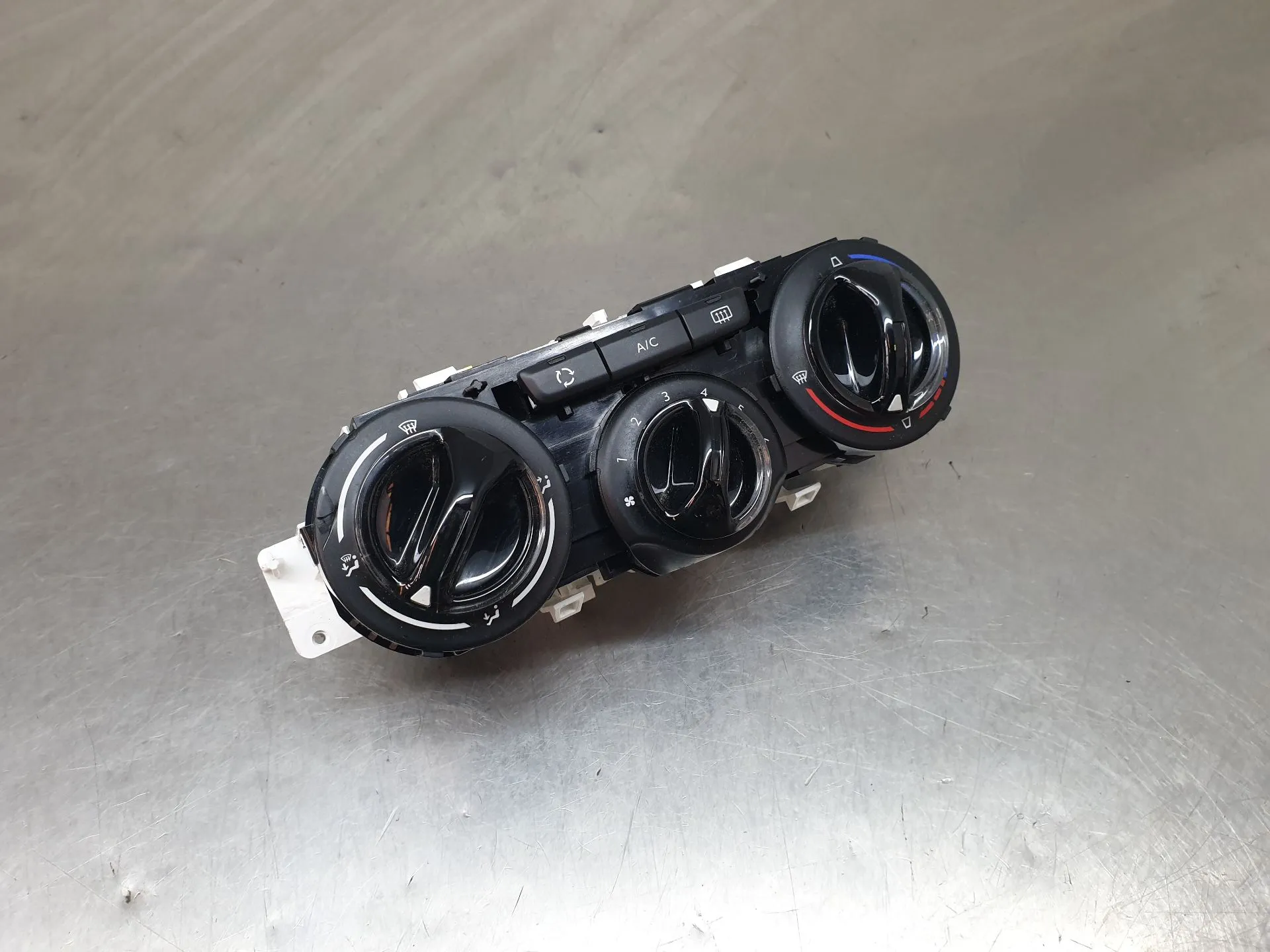 Comando chauffage / sofagem PEUGEOT 208 Imagem-1