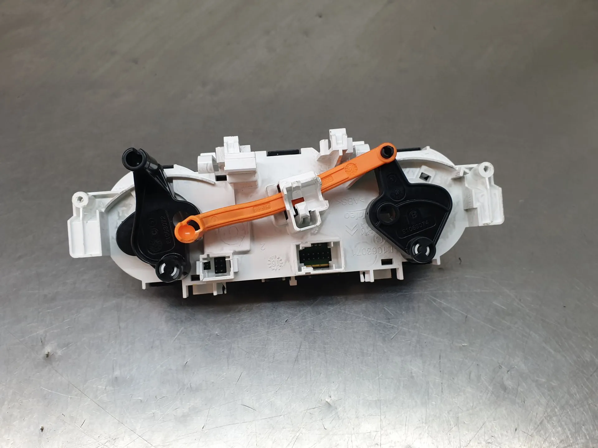 Comando chauffage / sofagem PEUGEOT 208 Imagem-3