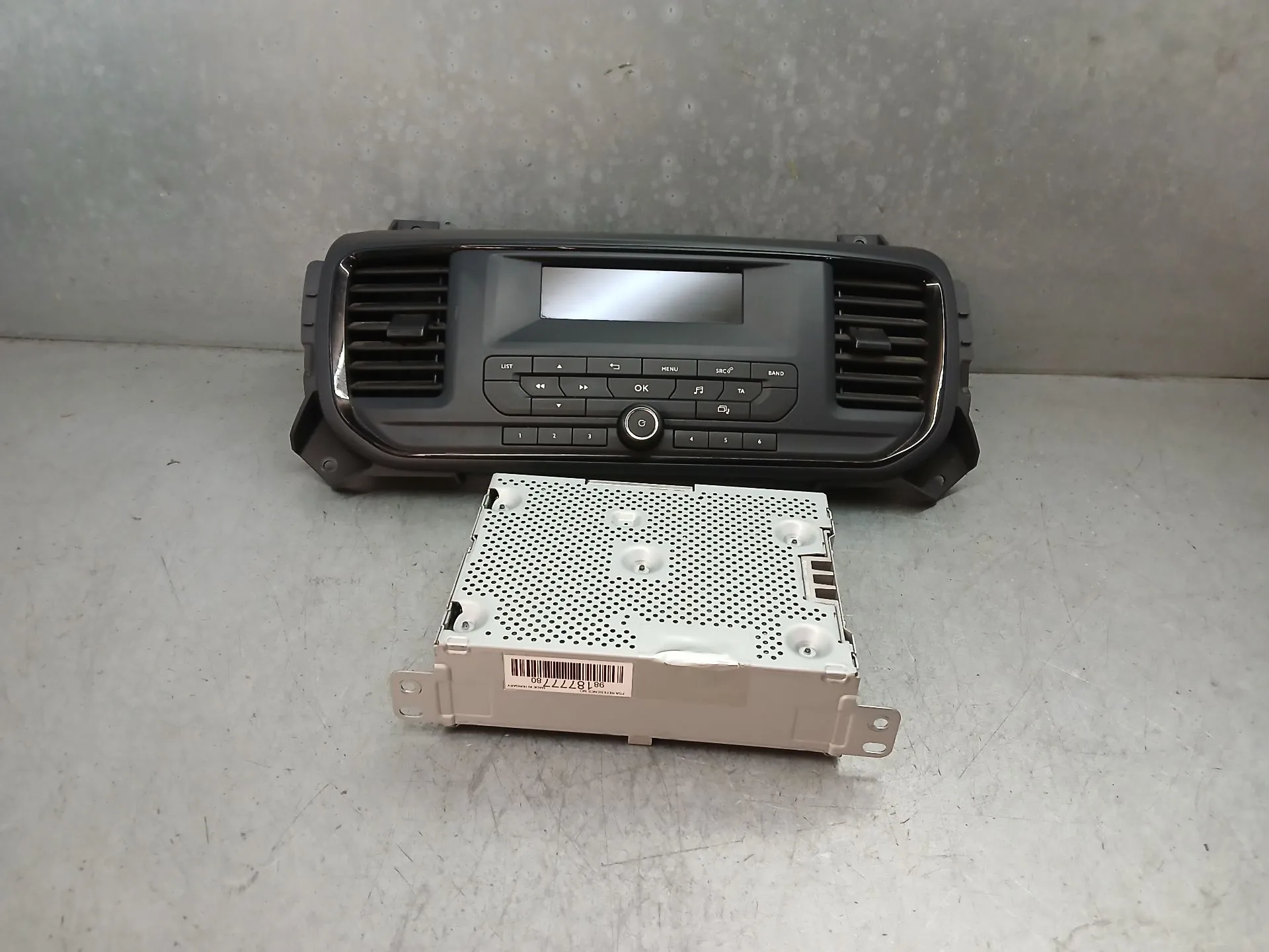 Kit Auto-rádio CITROËN Jumpy III Imagem-0