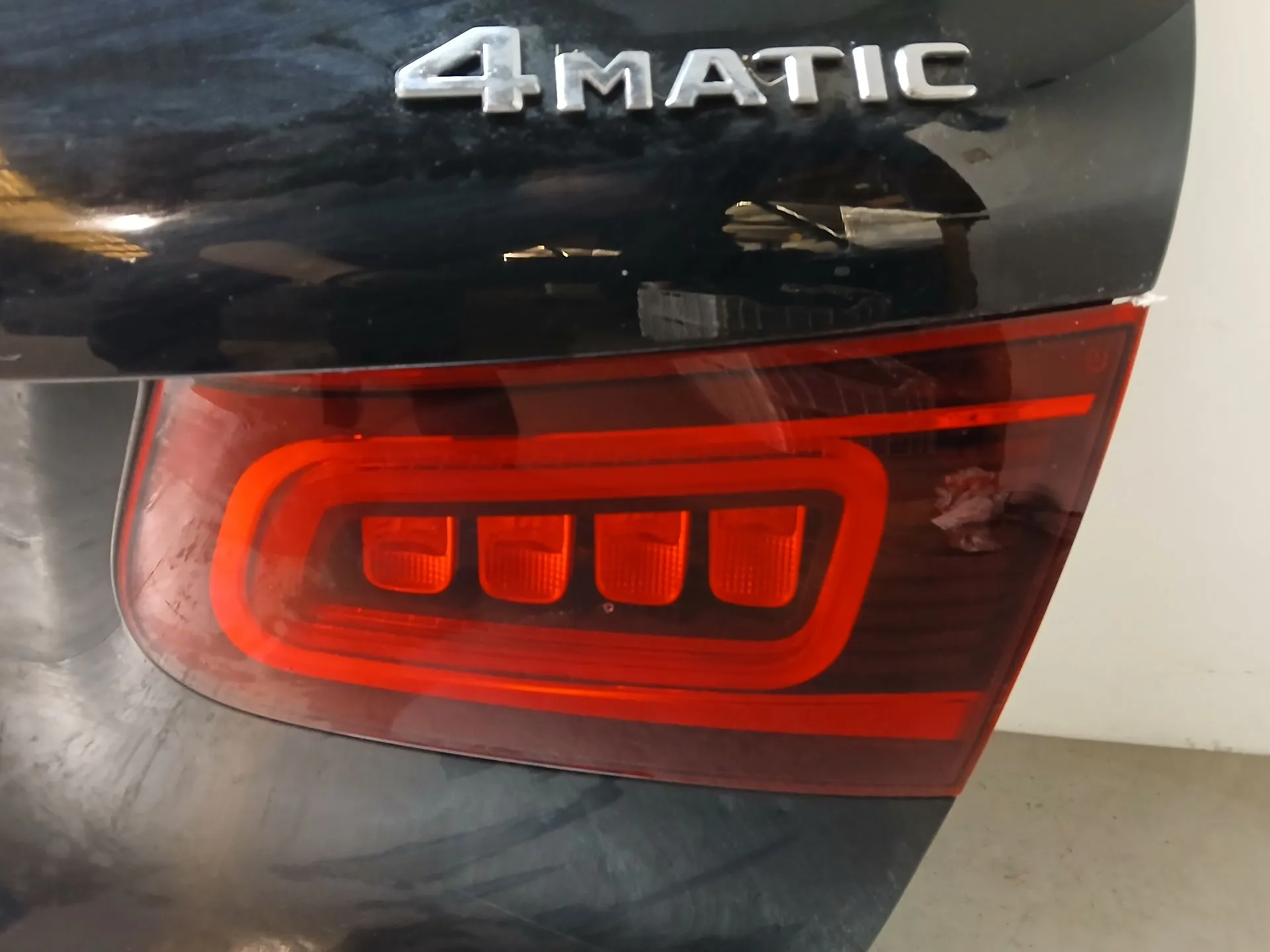 Farolim da mala direito MERCEDES-BENZ GLC (X253)