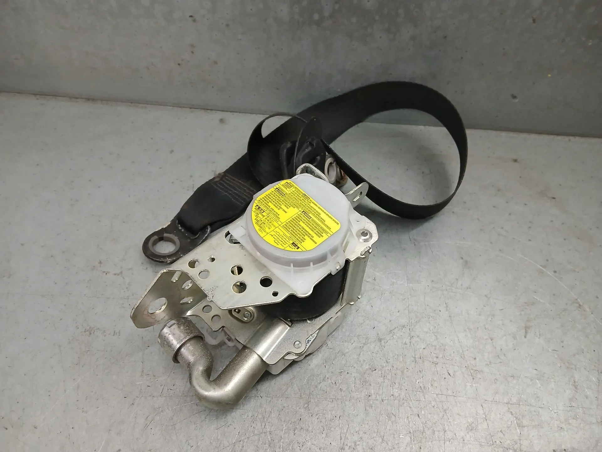 Pretensor cinturón Delantero Derecho TOYOTA Avensis Sedan (_T27_) Imagem-1