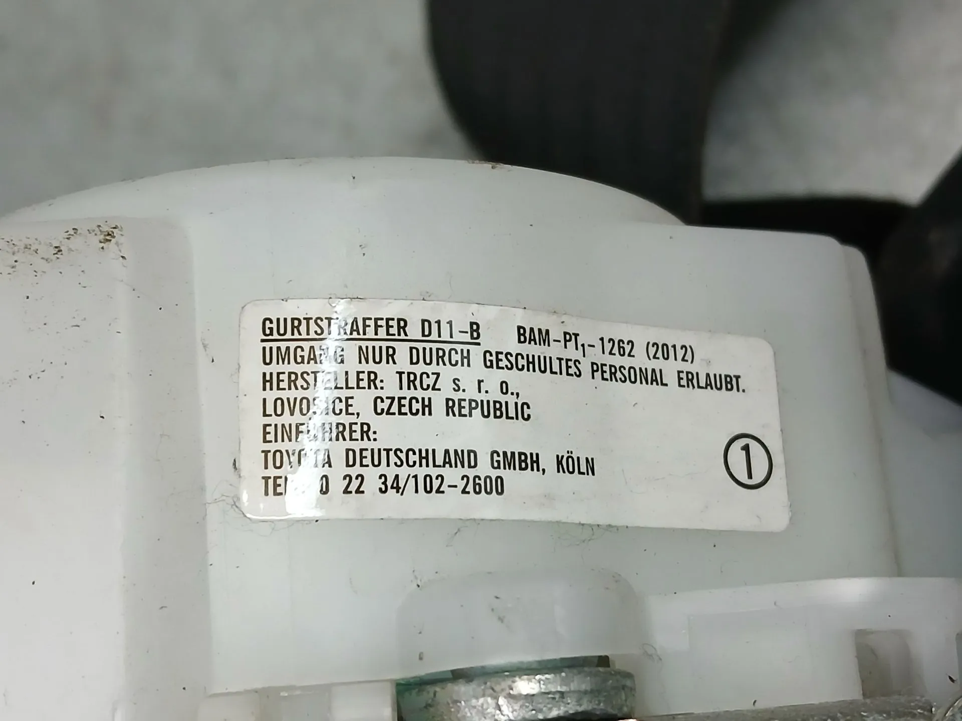 Pretensor cinturón Delantero Derecho TOYOTA Avensis Sedan (_T27_) Imagem-3