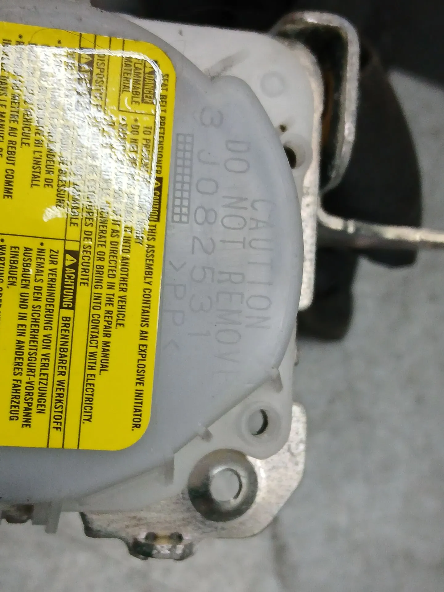 Pretensor cinturón Delantero Derecho TOYOTA Avensis Sedan (_T27_) Imagem-4