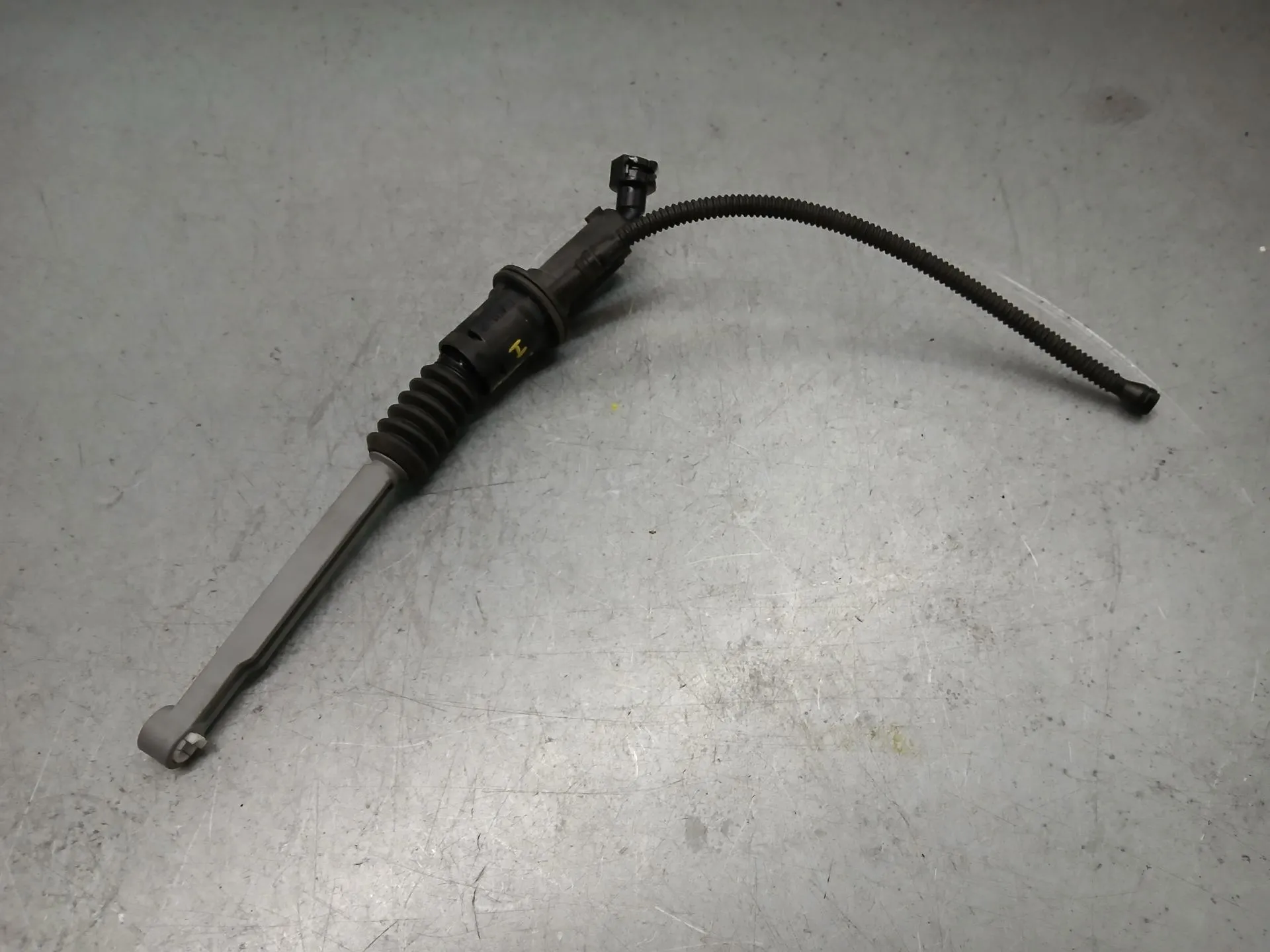 Clutch pump PEUGEOT 208 Imagem-1