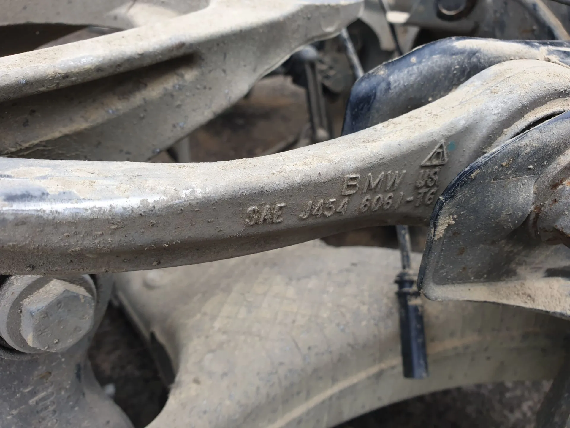 Braccio di sospensione posteriore destro BMW X5 (E70) Imagem-1