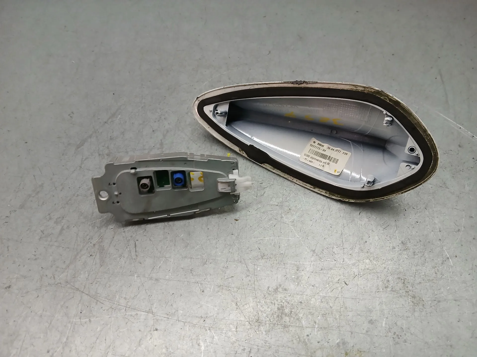 Base de antena BMW 1 (F20) Imagem-2