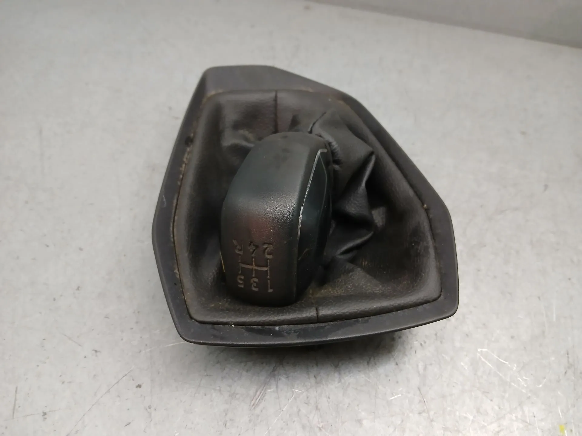 Gear lever shifter / knob  PEUGEOT 208 II Imagem-2