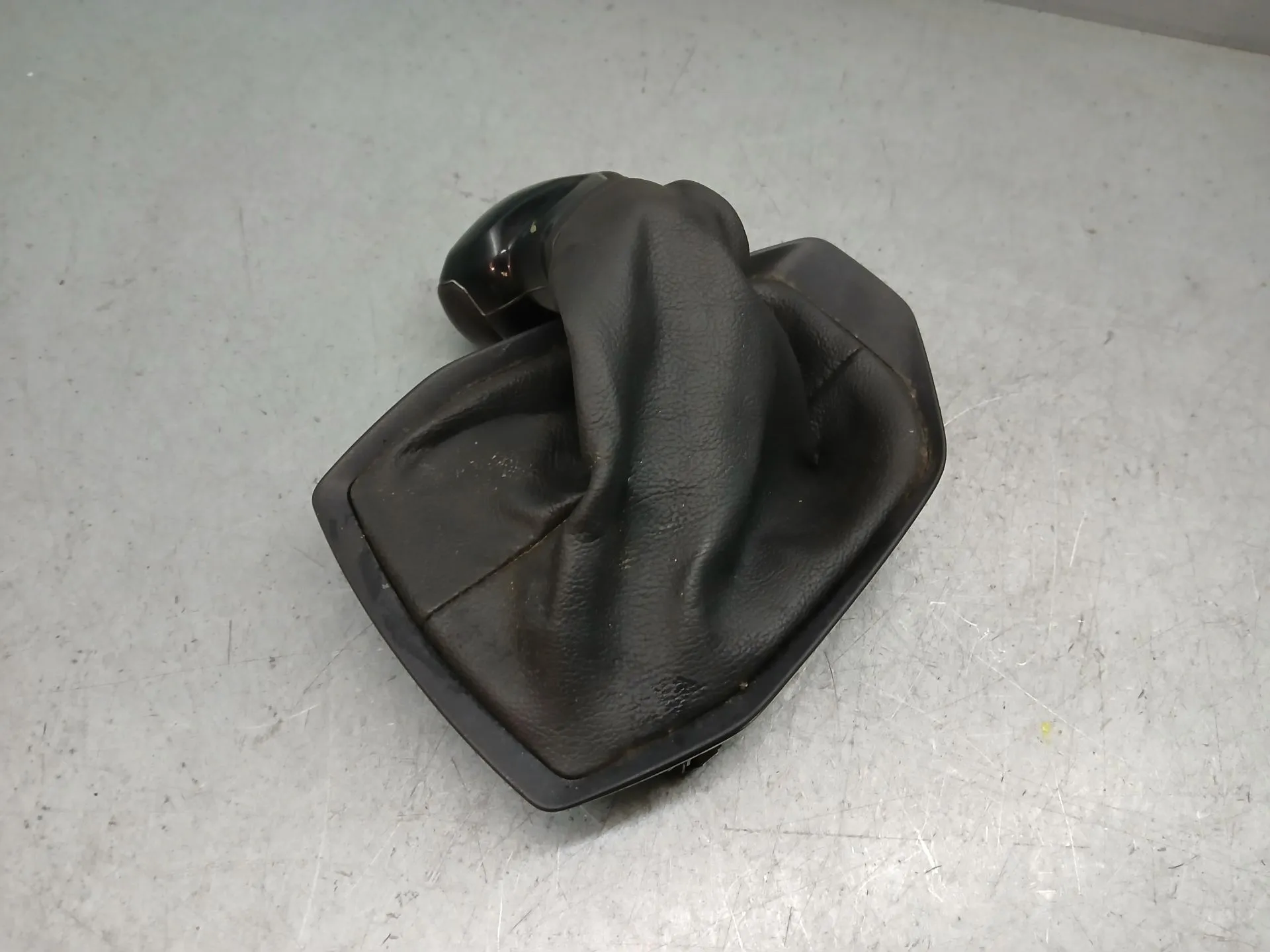 Gear lever shifter / knob  PEUGEOT 208 II Imagem-1